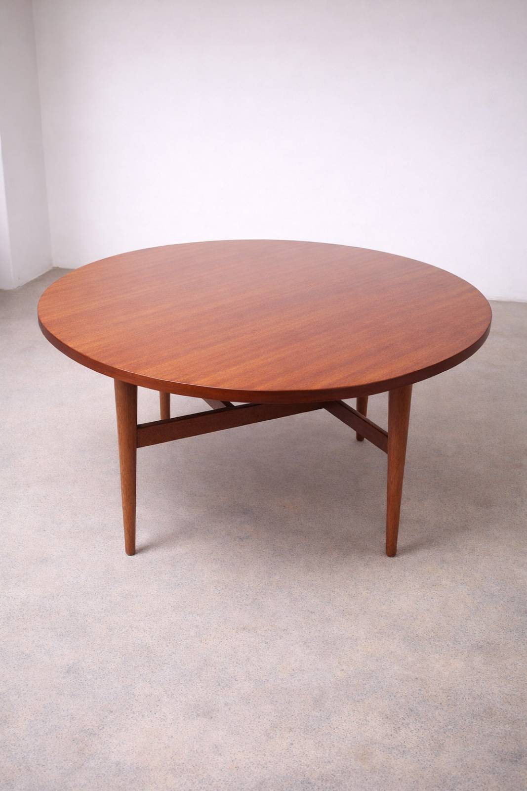 1950s Circular Mahogany Coffee Table By Gordon Russell thumbnails