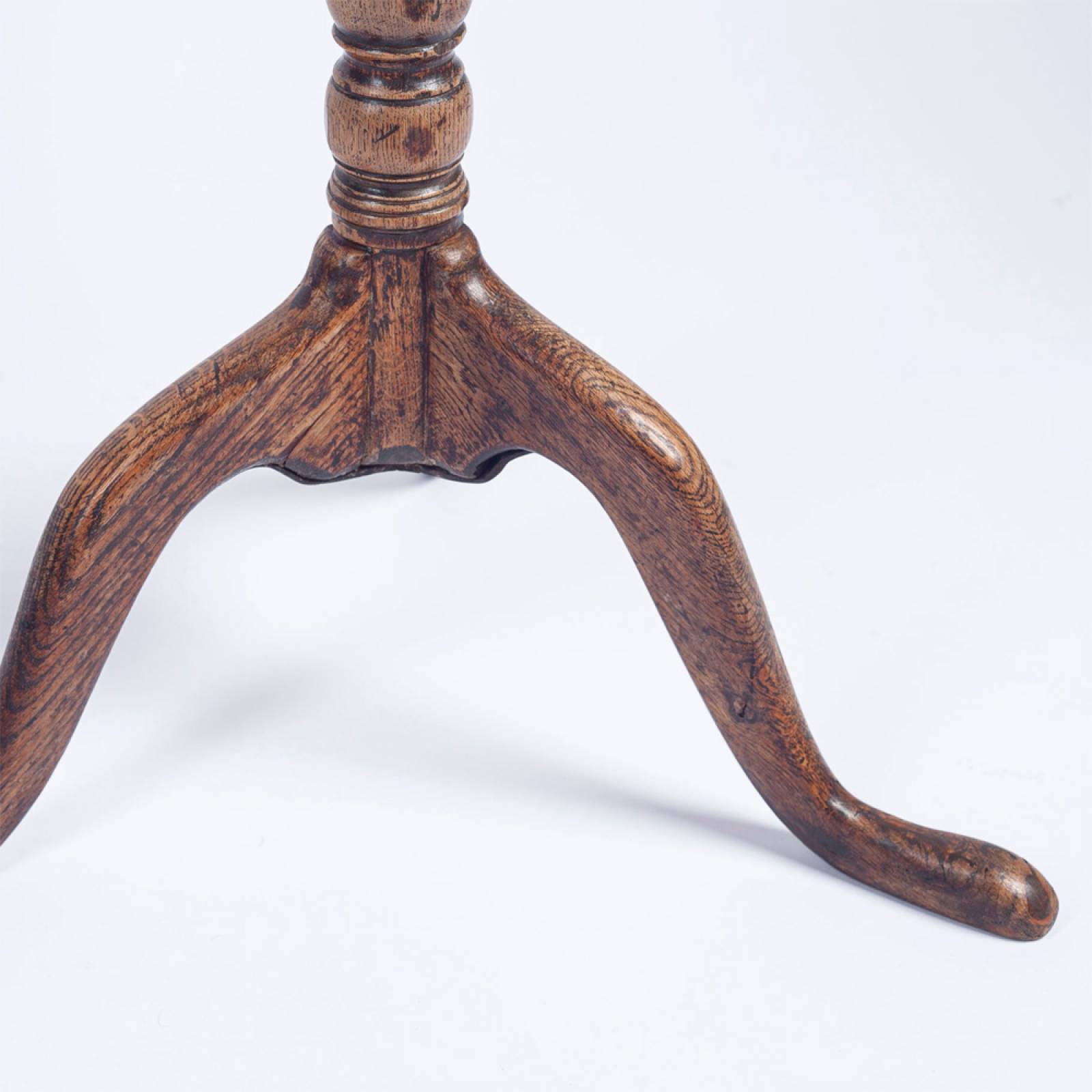 1920s Circular Oak Tripod Side Table thumbnails