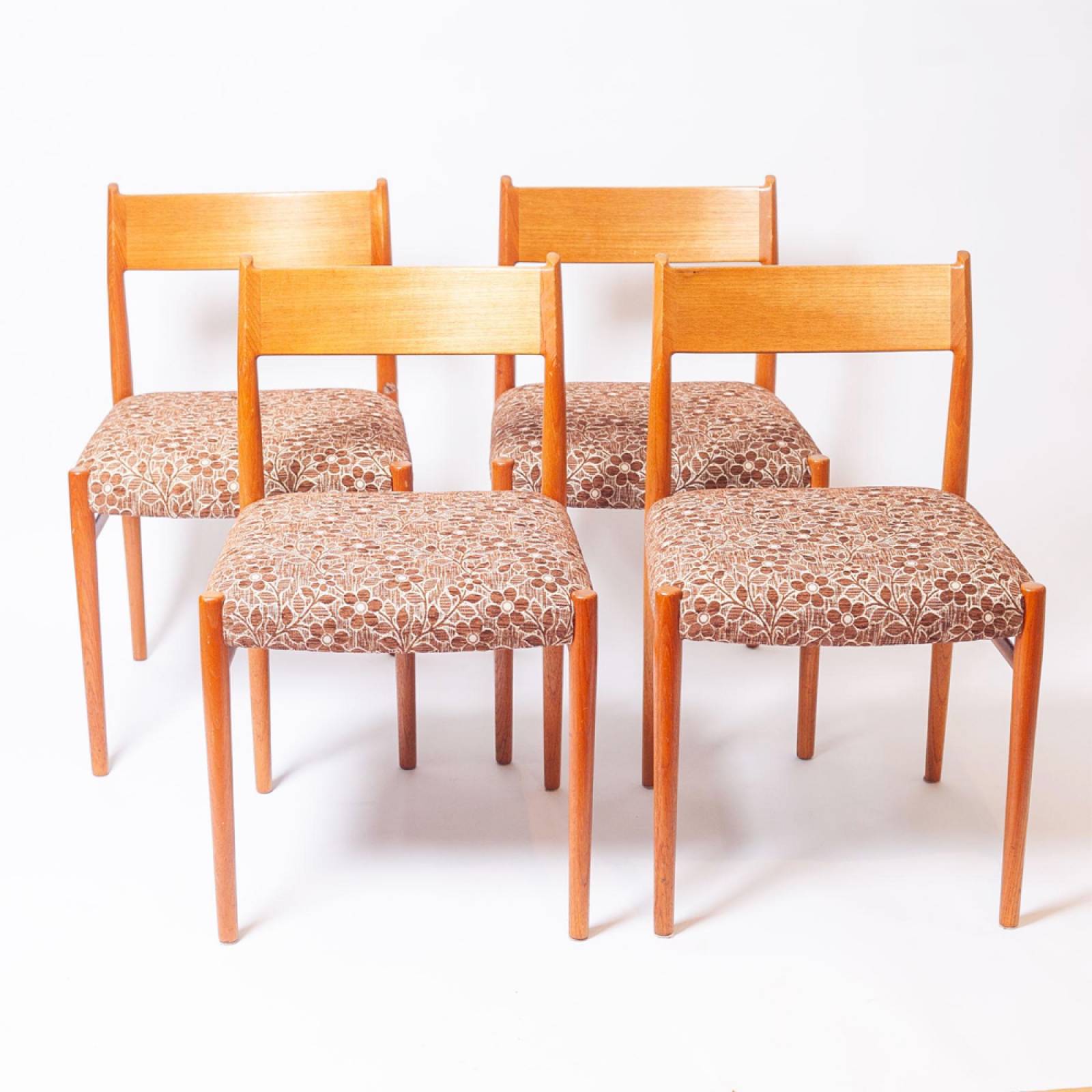 1960s Set Of 4 Teak Model 418 Dining Chairs By Arne Vodder