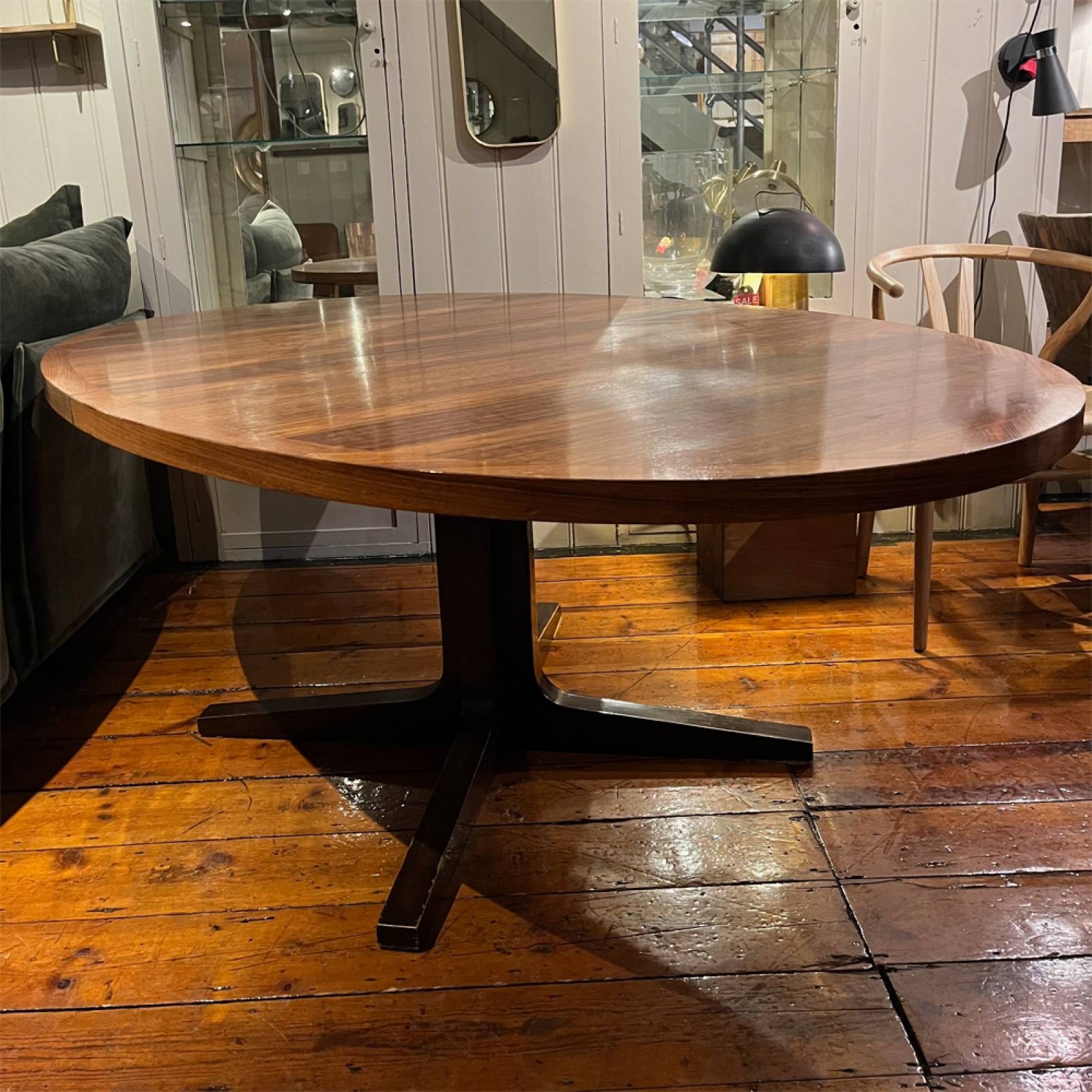 1970s Oval Rosewood Extending Dining Table