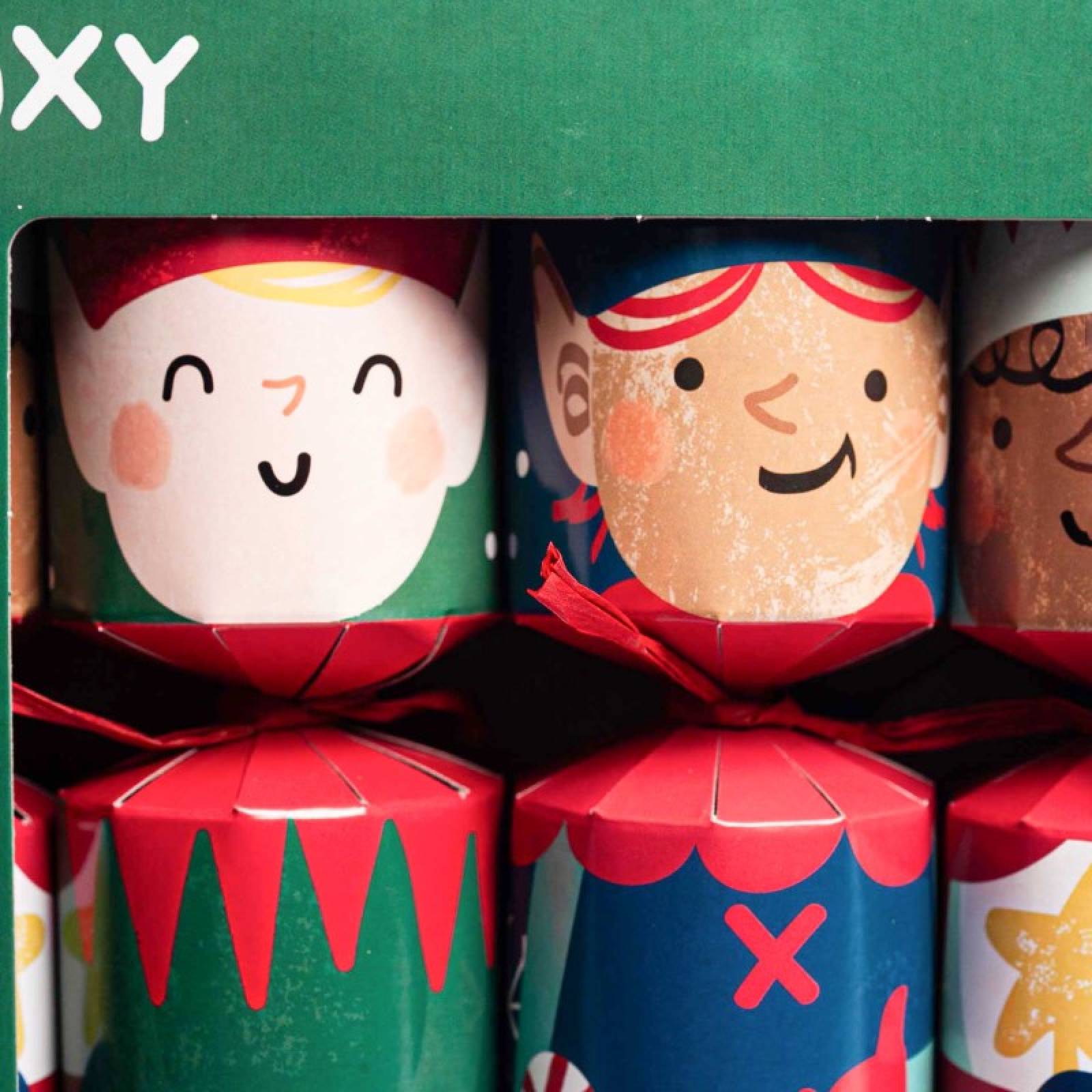 Box Of 6 Elf Who Am I Game Christmas Crackers thumbnails