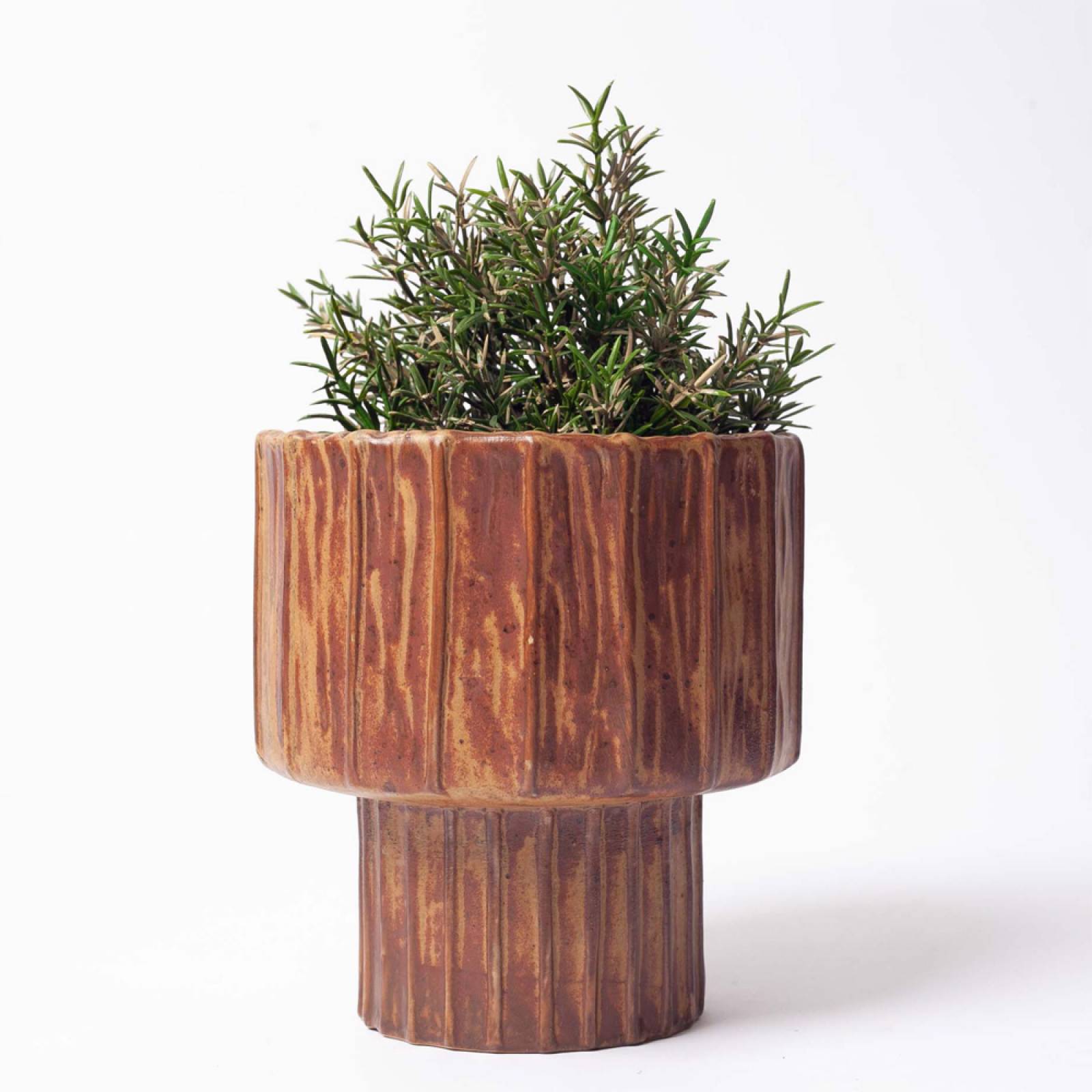 Brown Ridged Flowerpot On Plinth H:16cm