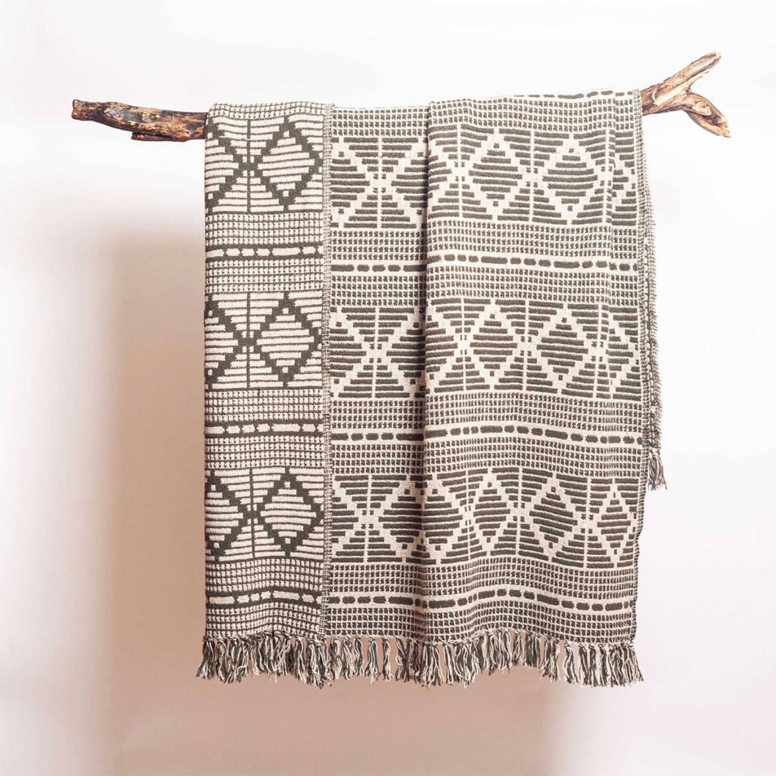 Green Geometric Print Blanket Throw thumbnails