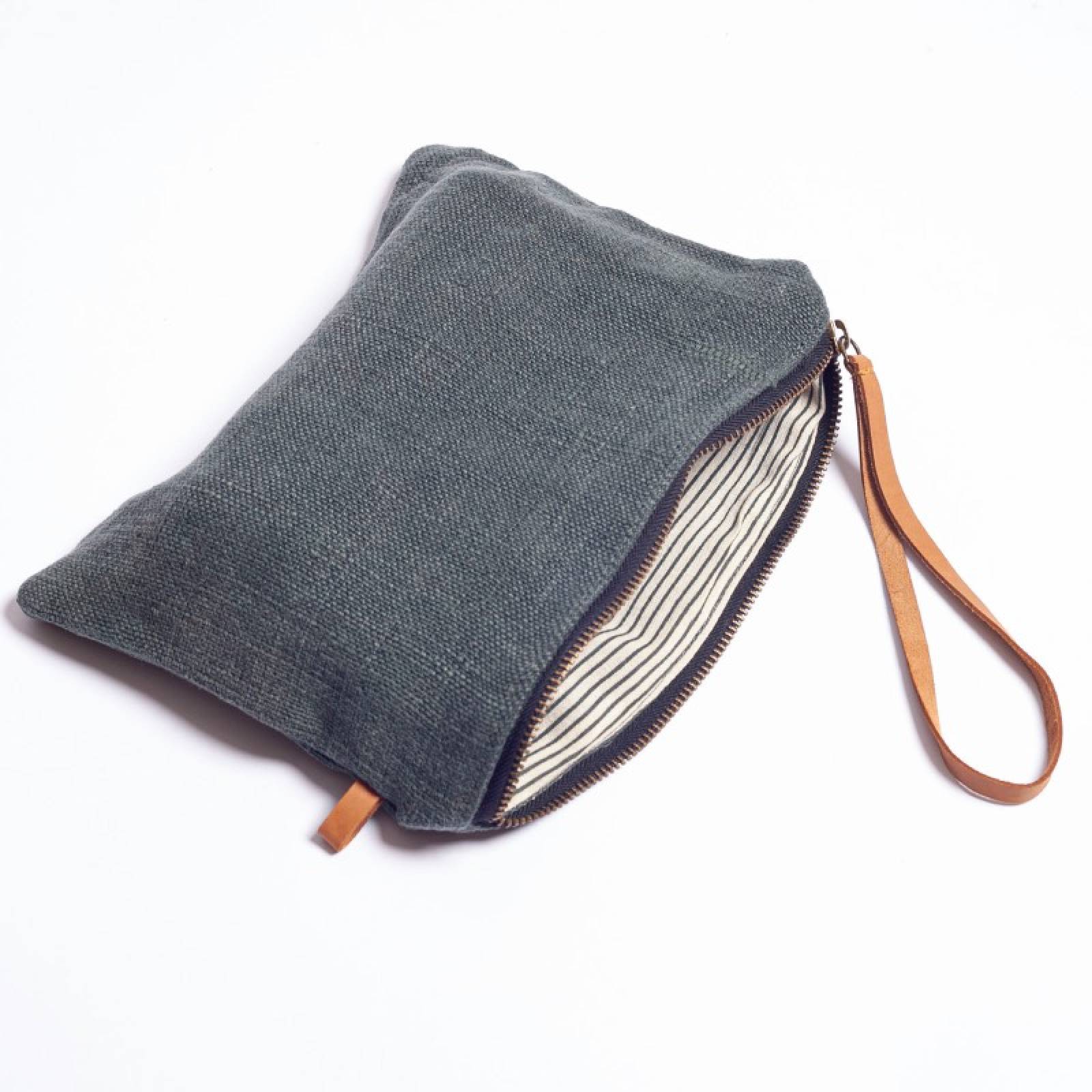 Jute Pouch With Zip In Dark Grey thumbnails