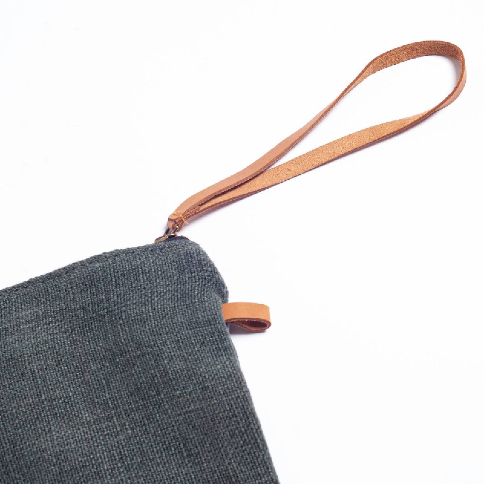 Jute Pouch With Zip In Dark Grey thumbnails