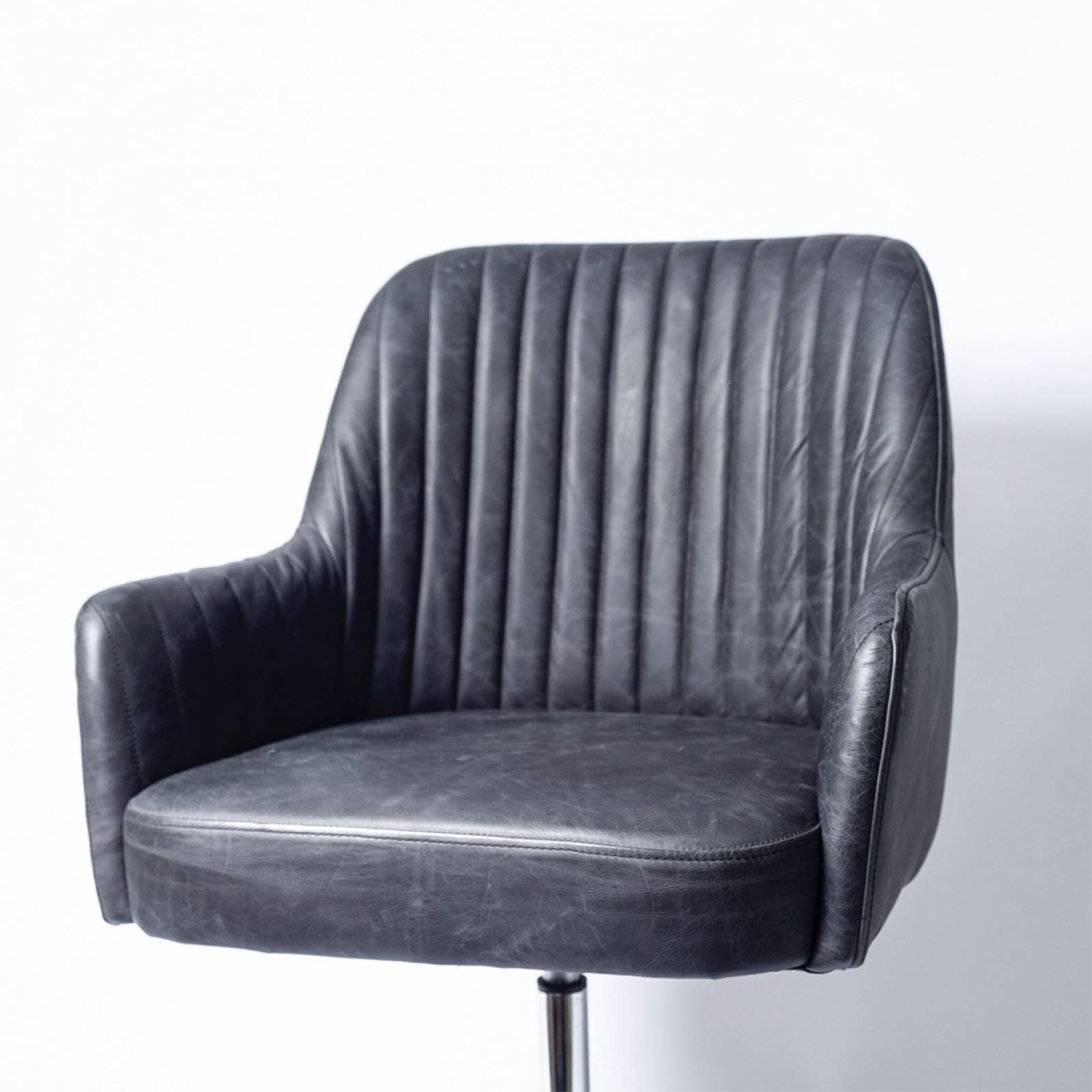 Marie Leather Swivel Chair In Antique Ebony thumbnails