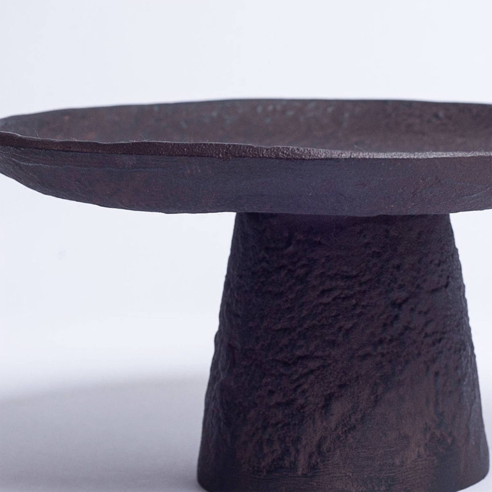 Metal Dish On Plinth 24x12cm thumbnails