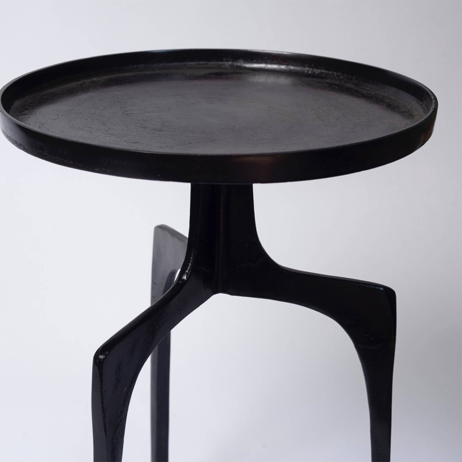 Neila Side Table In Black Bronze Metal 41x63cm thumbnails