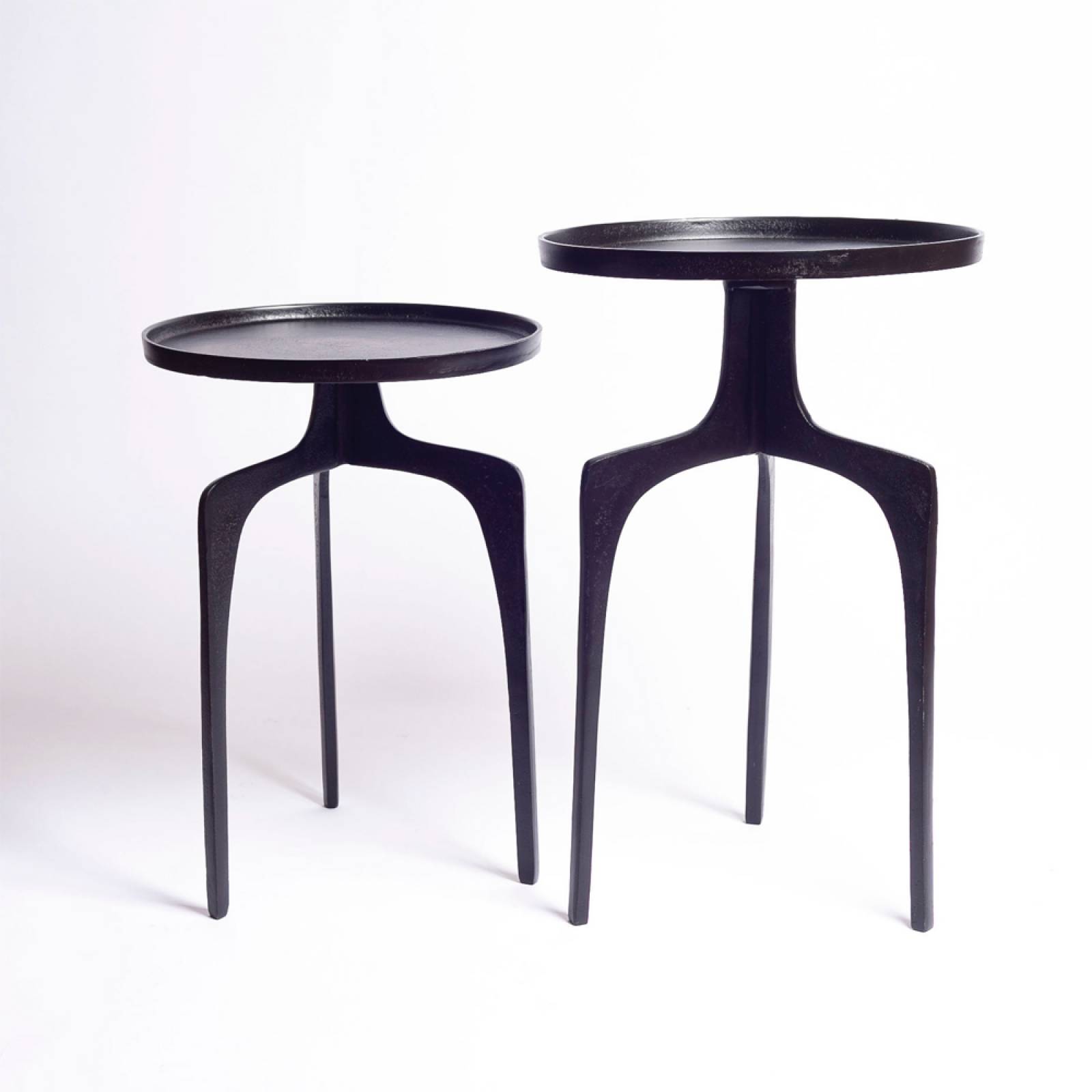 Neila Side Table In Black Bronze Metal 41x63cm thumbnails