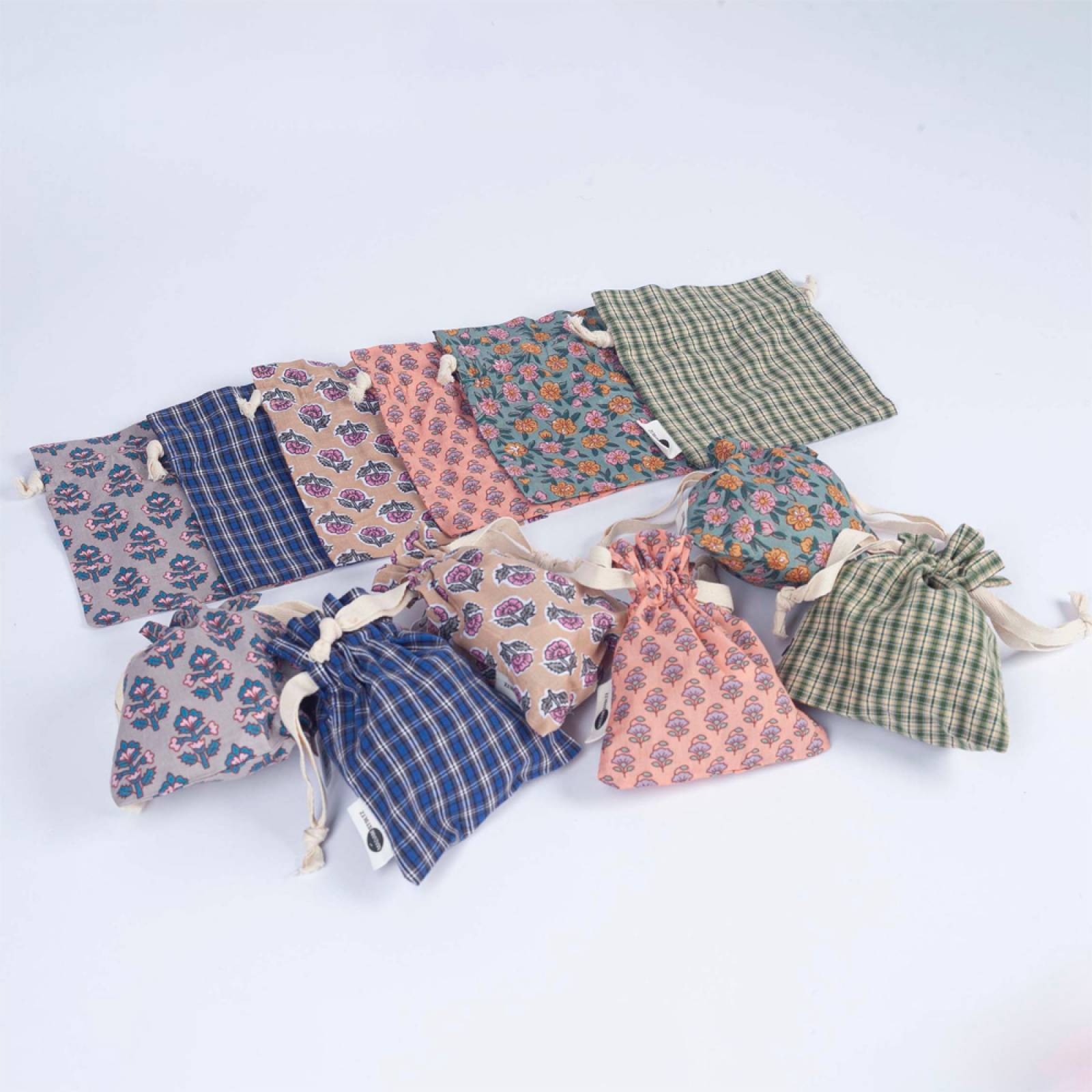 Printed Cotton Drawstring Gift Bag thumbnails