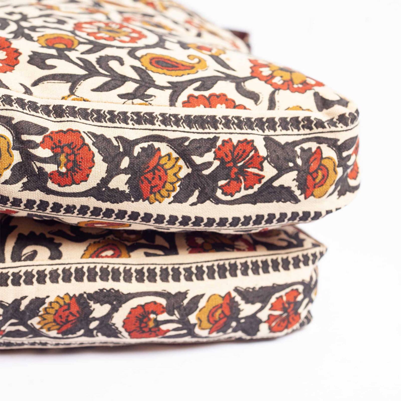 Printed Single Cotton Folding Cushion In Red Flower Print thumbnails