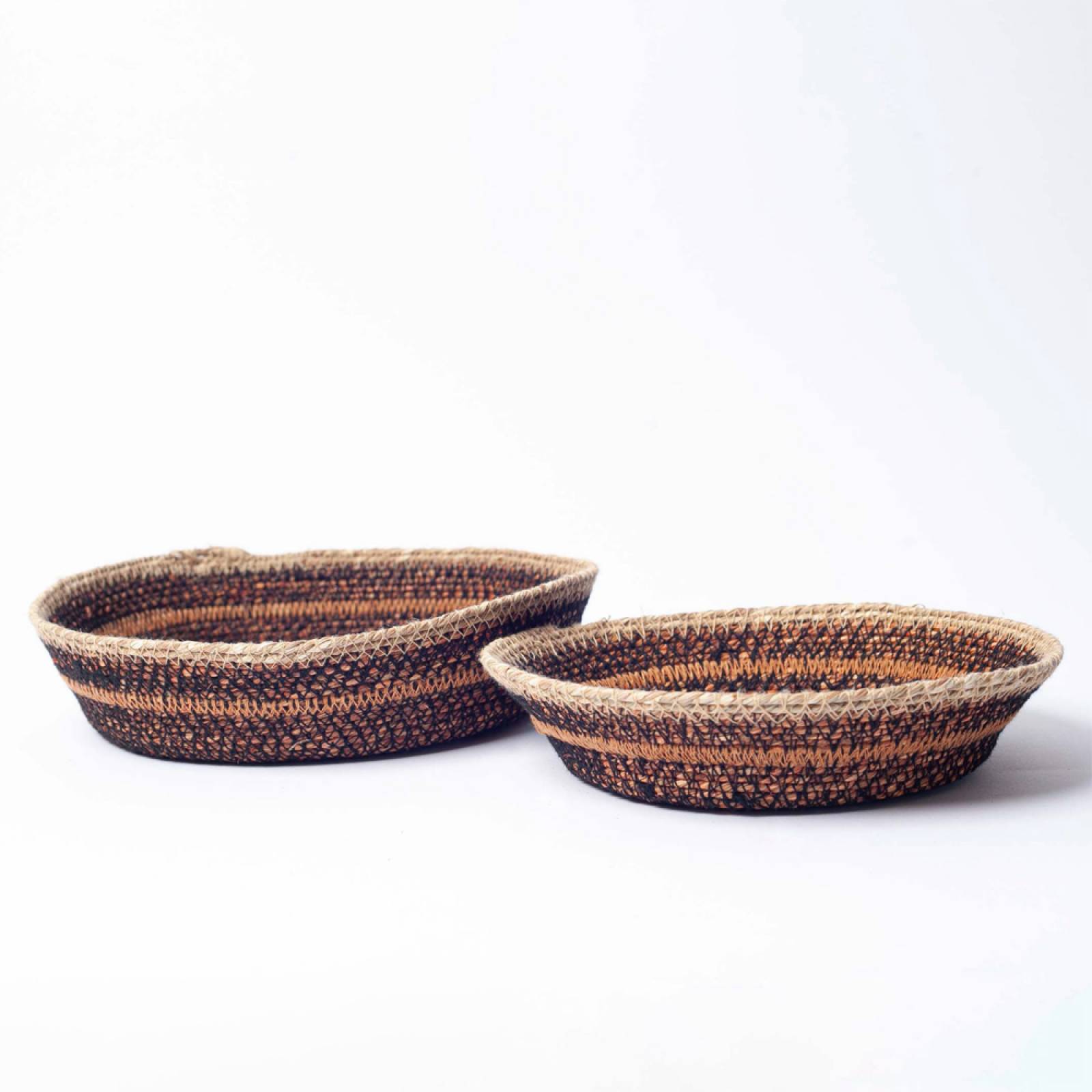 Set Of 2 Seagrass Basket Trays In Sandstone