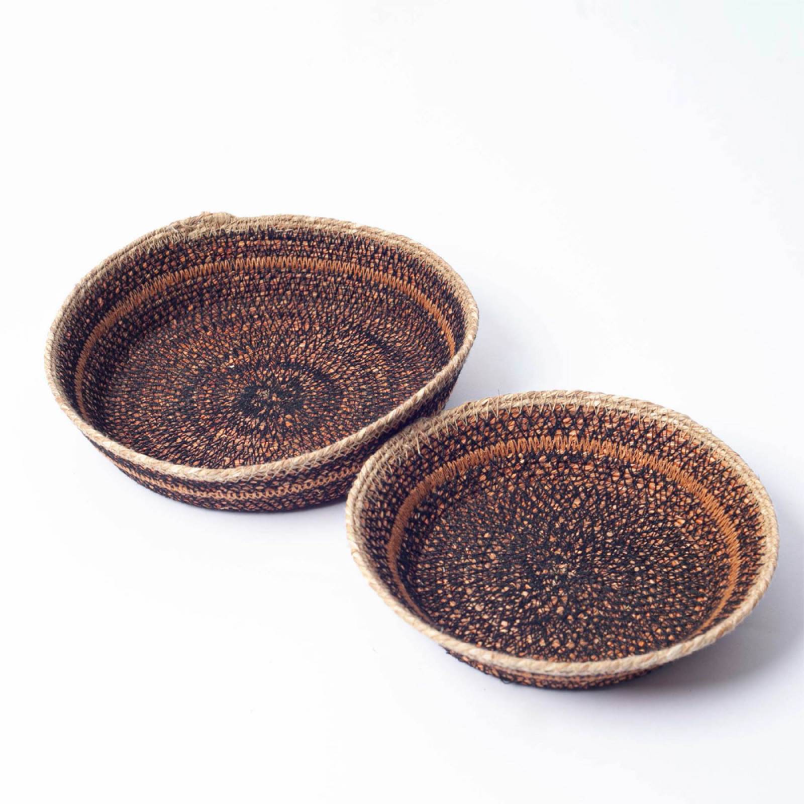 Set Of 2 Seagrass Basket Trays In Sandstone thumbnails