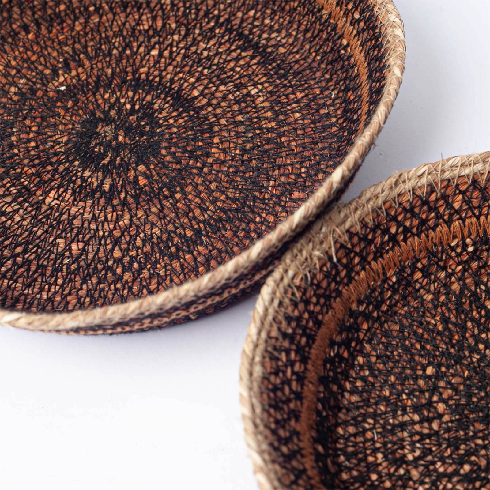 Set Of 2 Seagrass Basket Trays In Sandstone thumbnails