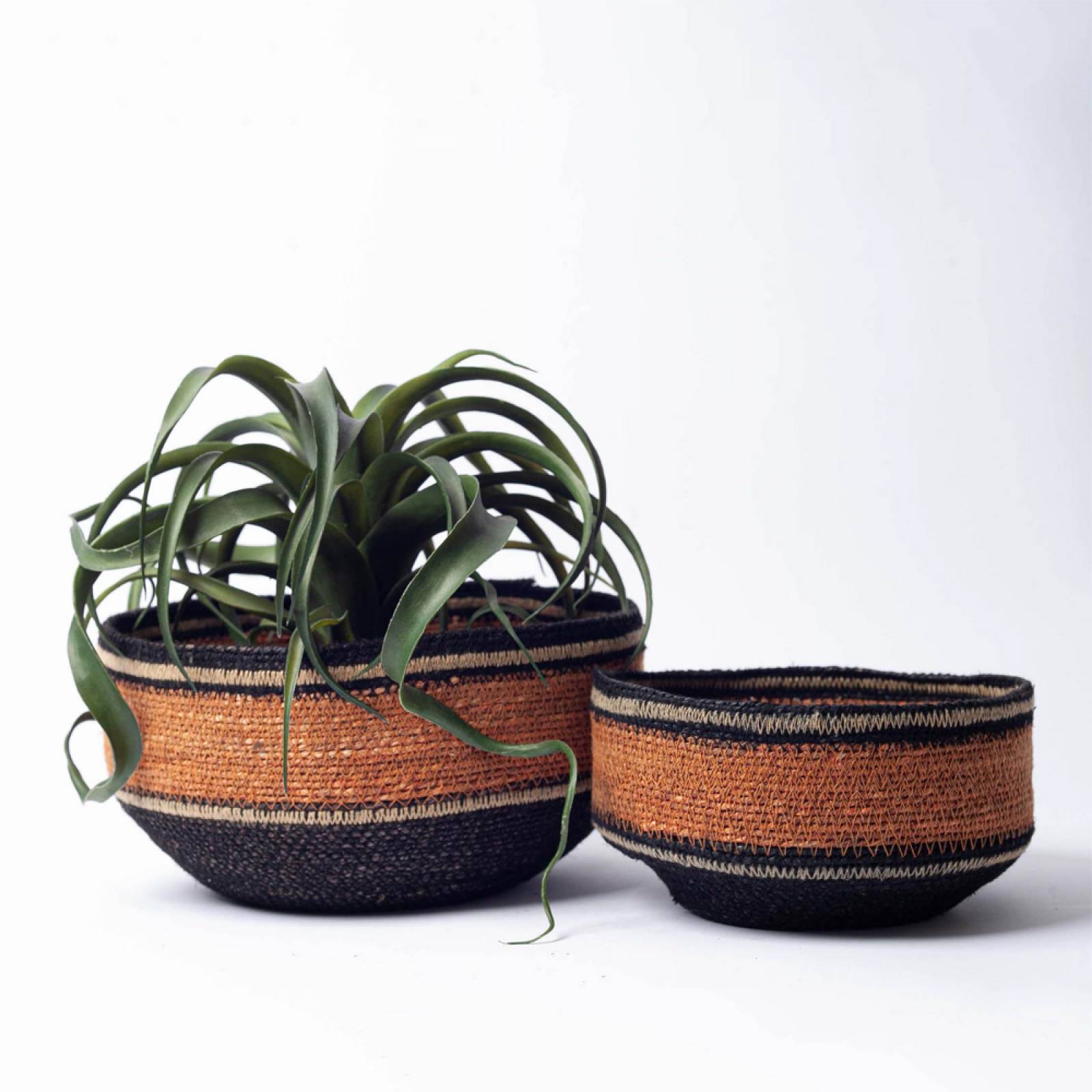 Set Of 2 Seagrass Bowl Baskets In Sandstone thumbnails