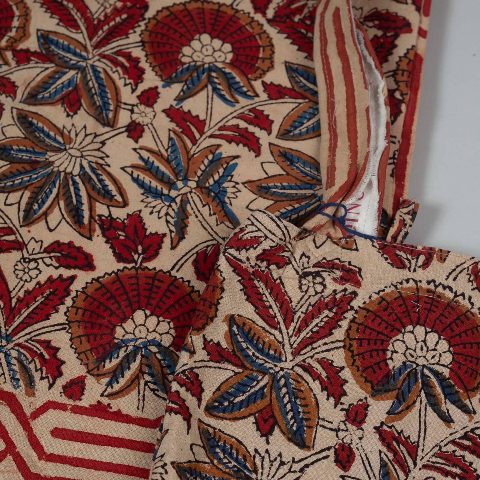 Single Sized Cotton Throw In Tote Bag - Willow Print thumbnails
