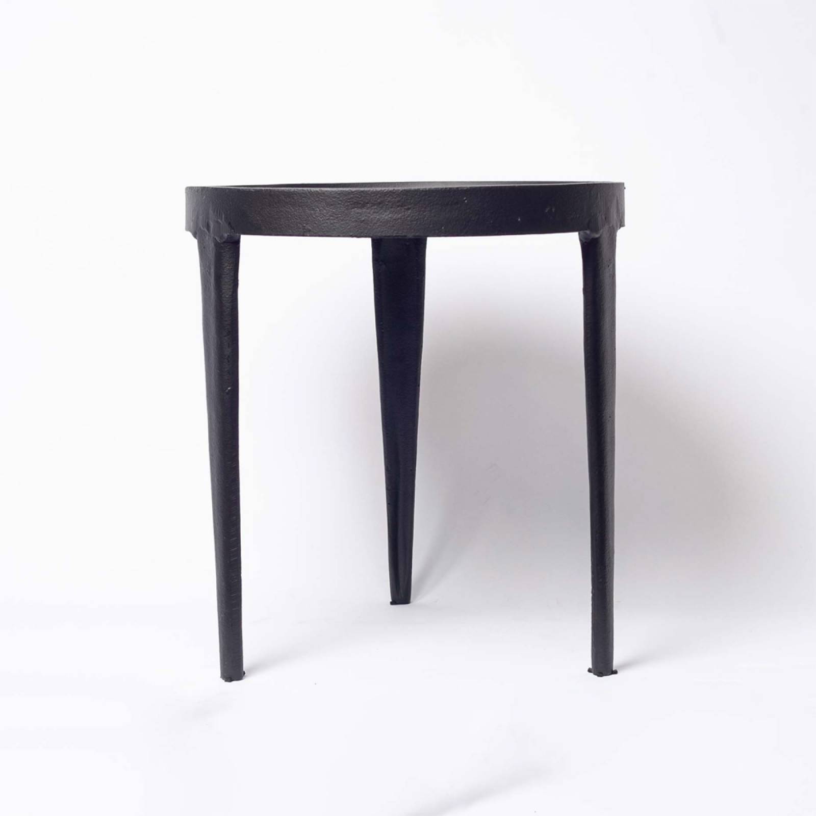 Small Simple Black Metal Side Table With Curved Lip H:37cm