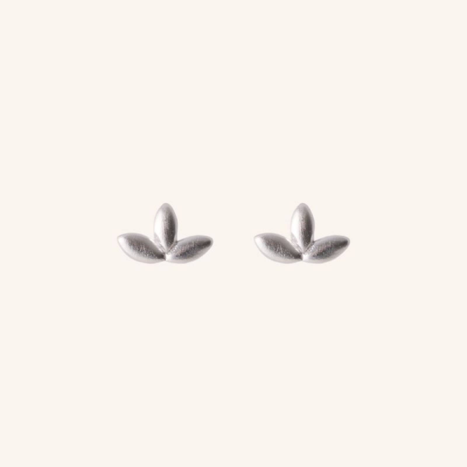 Whisper Earstick Stud Earrings In Silver By Pernille Corydon