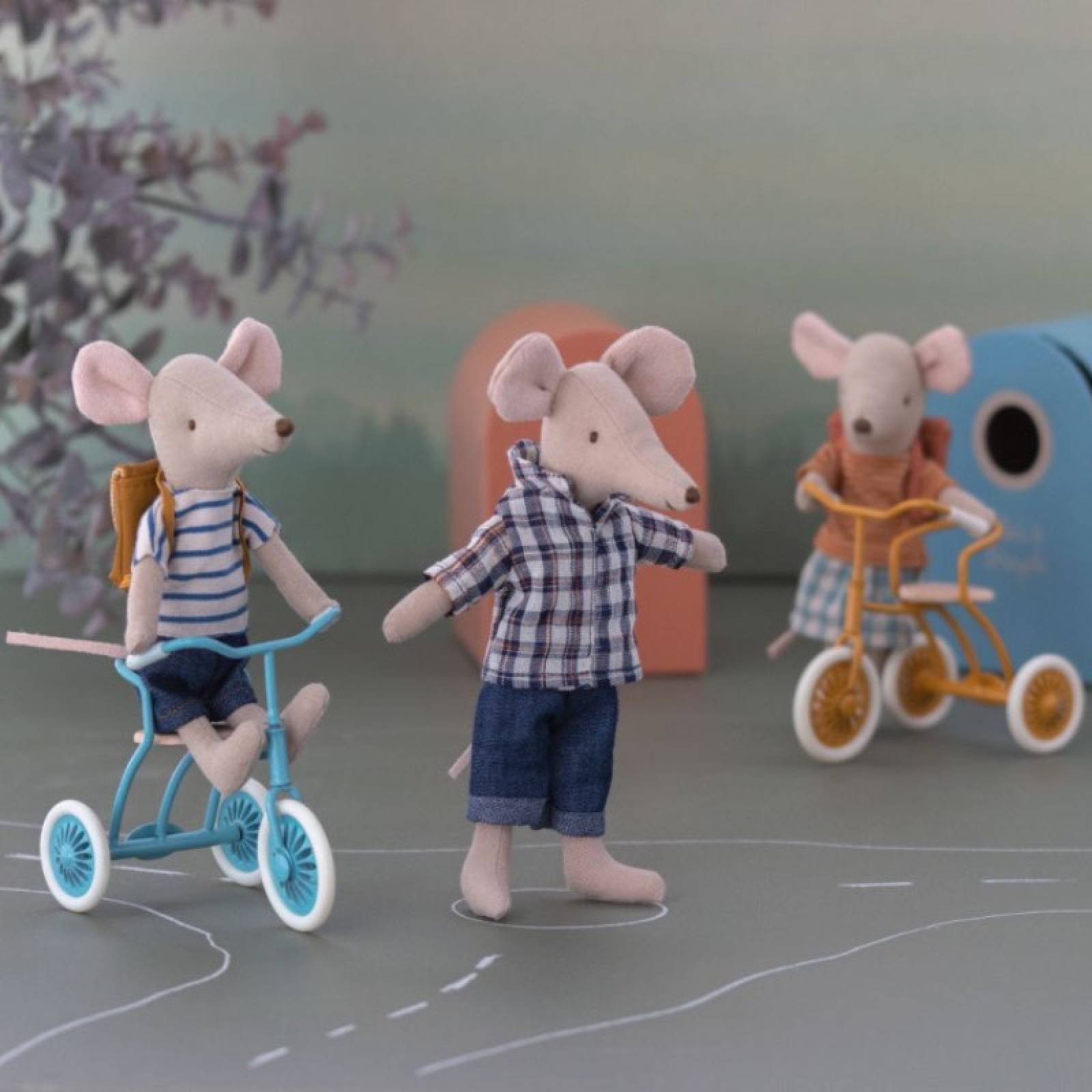 Big Brother With Bag Tricycle Mouse By Maileg 3+ thumbnails