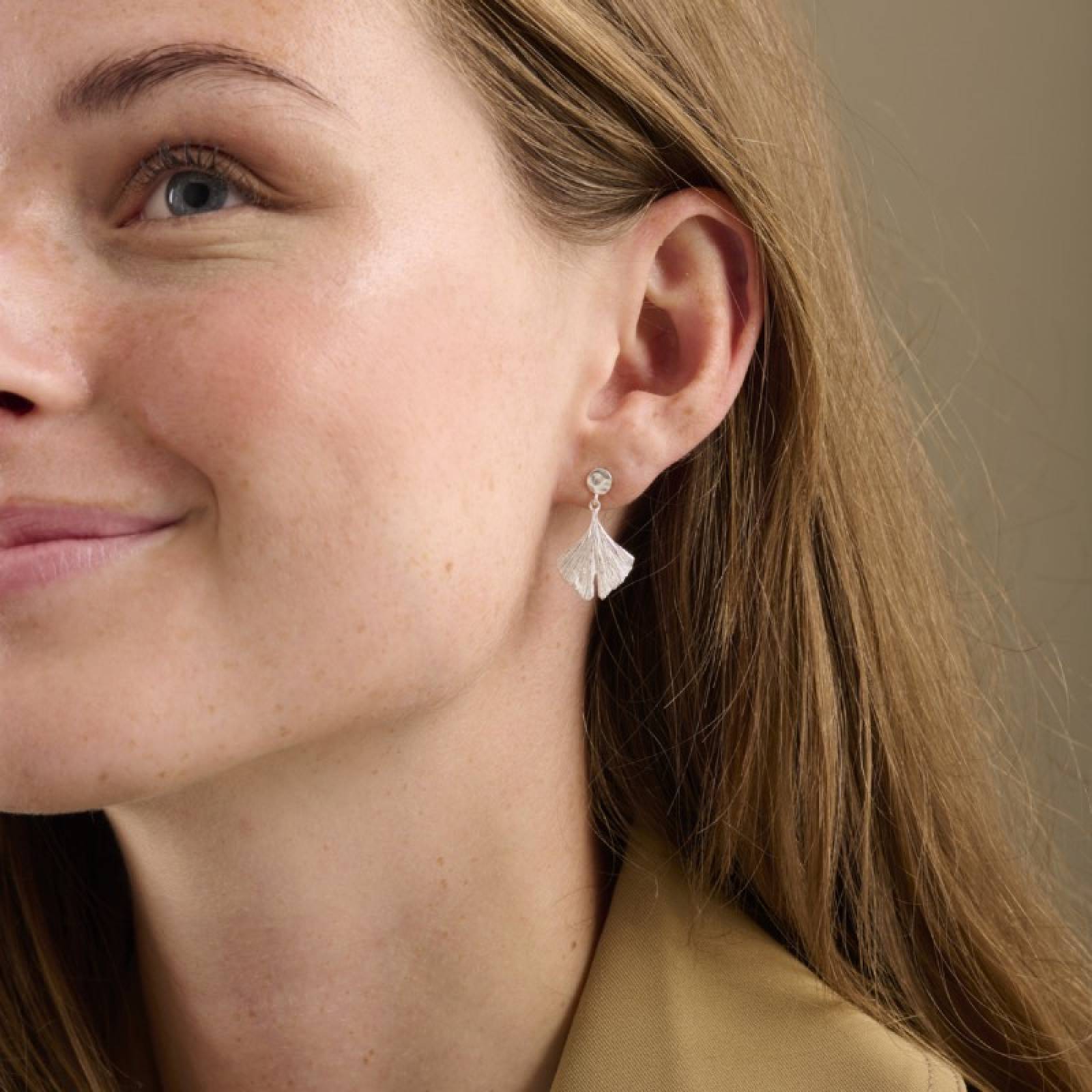 Biloba Drop Earrings In Silver By Pernille Corydon thumbnails
