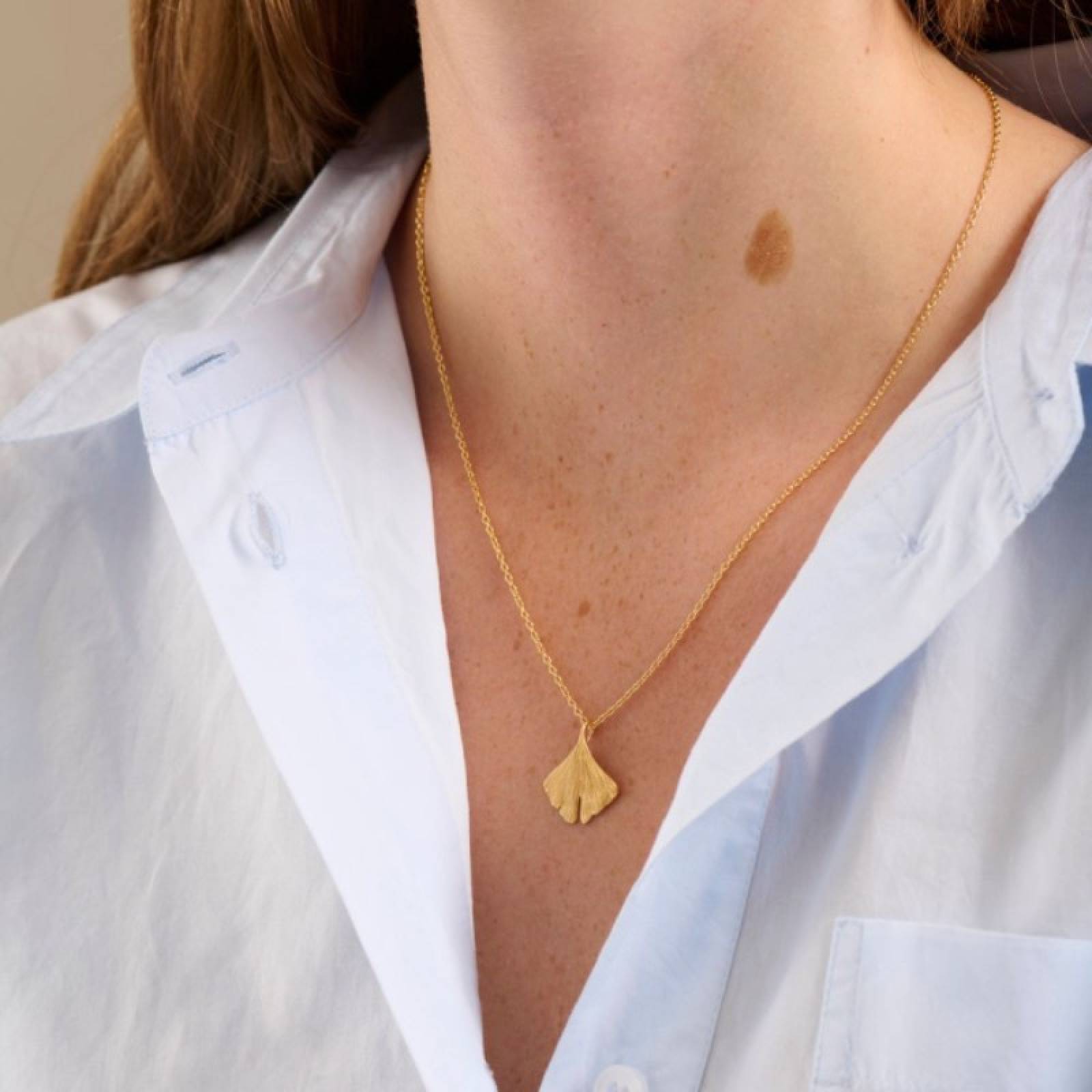 Biloba Necklace In Gold By Pernille Corydon thumbnails
