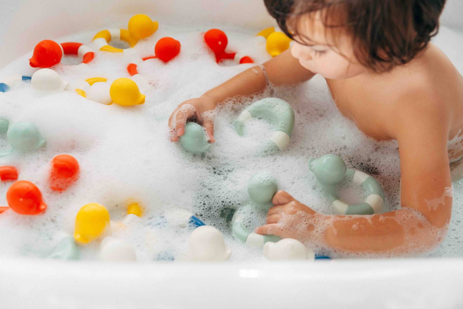 Flo The Floatie Duck Bath Toy In Mint 0+ thumbnails