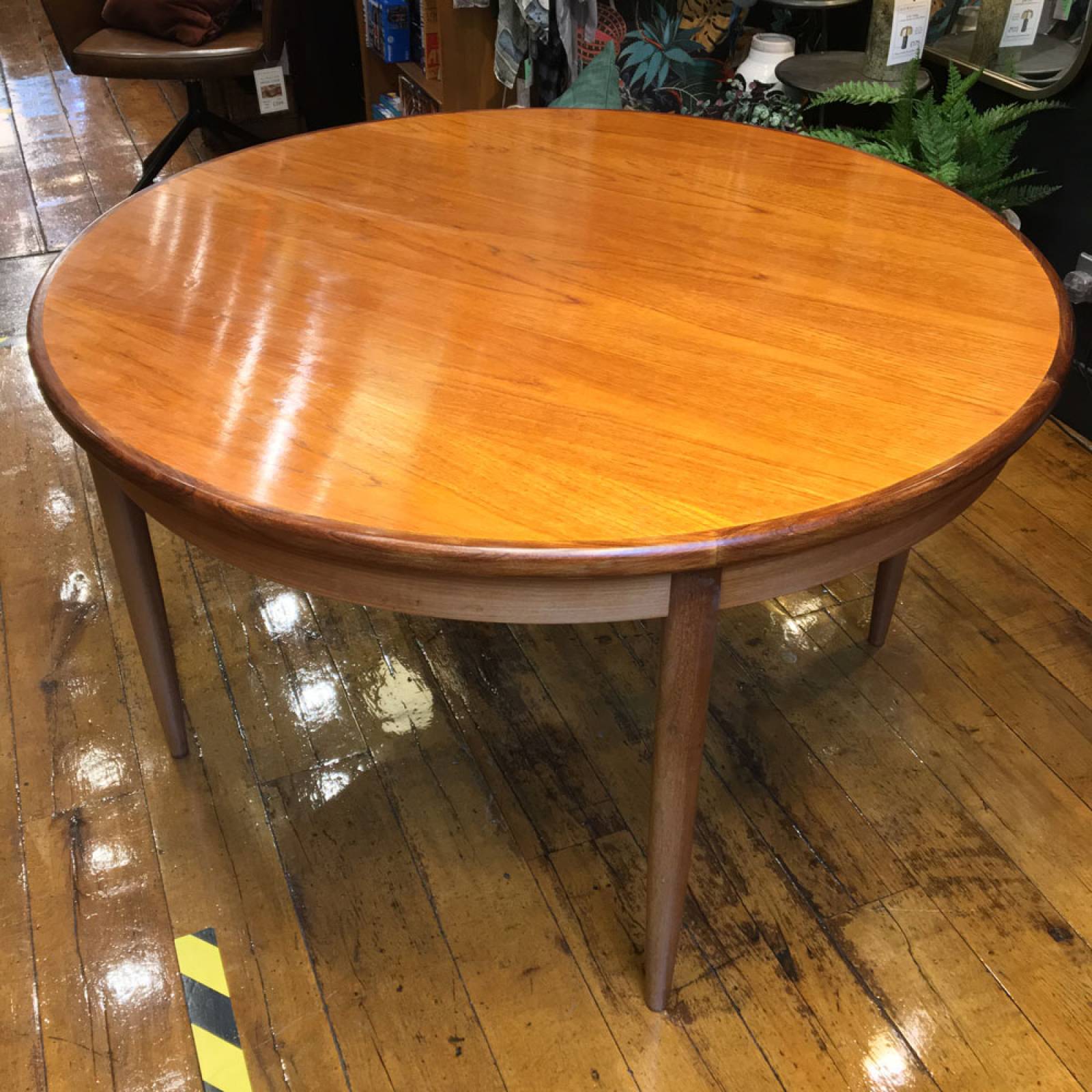1960s G Plan Fresco Model 4385 Circular Extending Dining Table