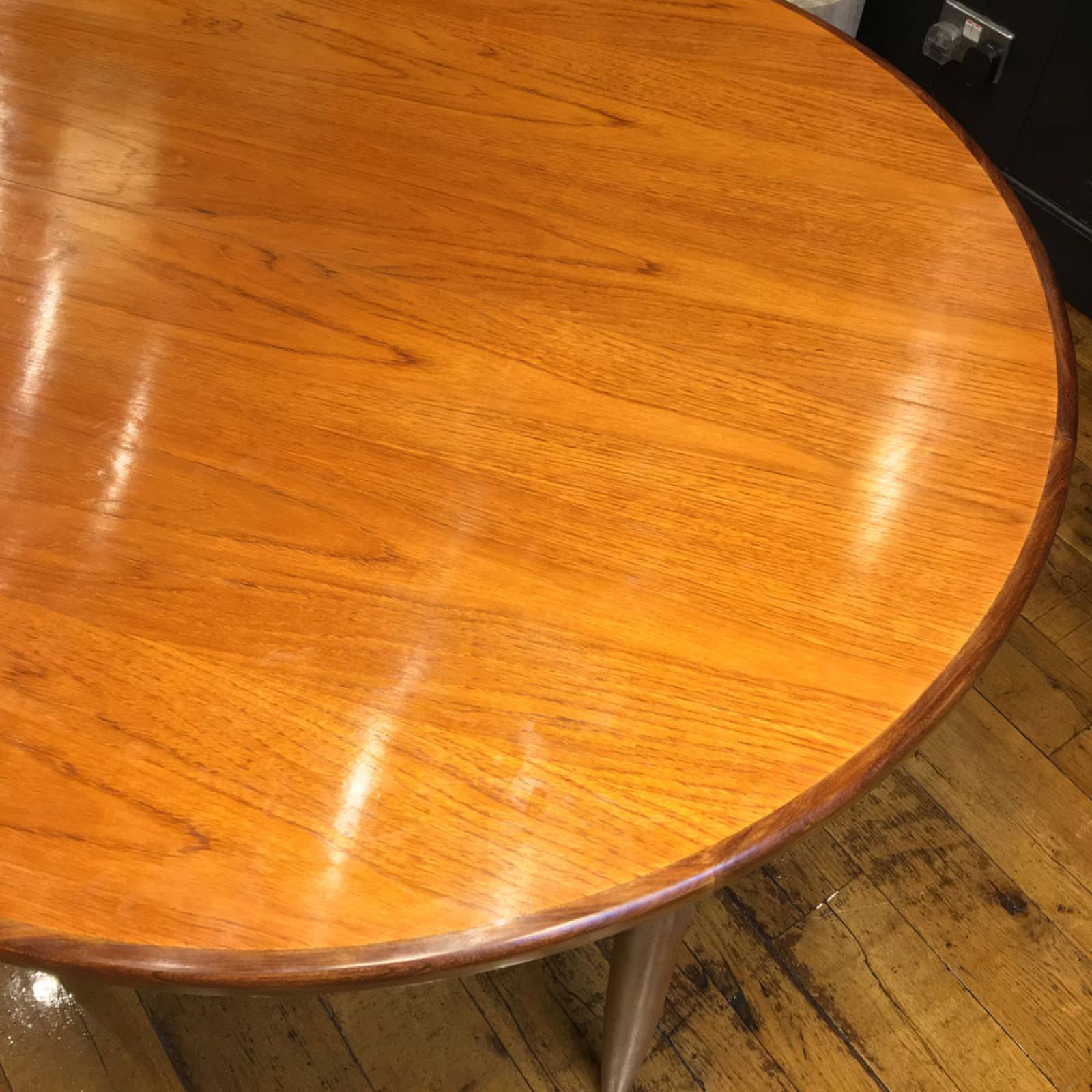 1960s G Plan Fresco Model 4385 Circular Extending Dining Table thumbnails