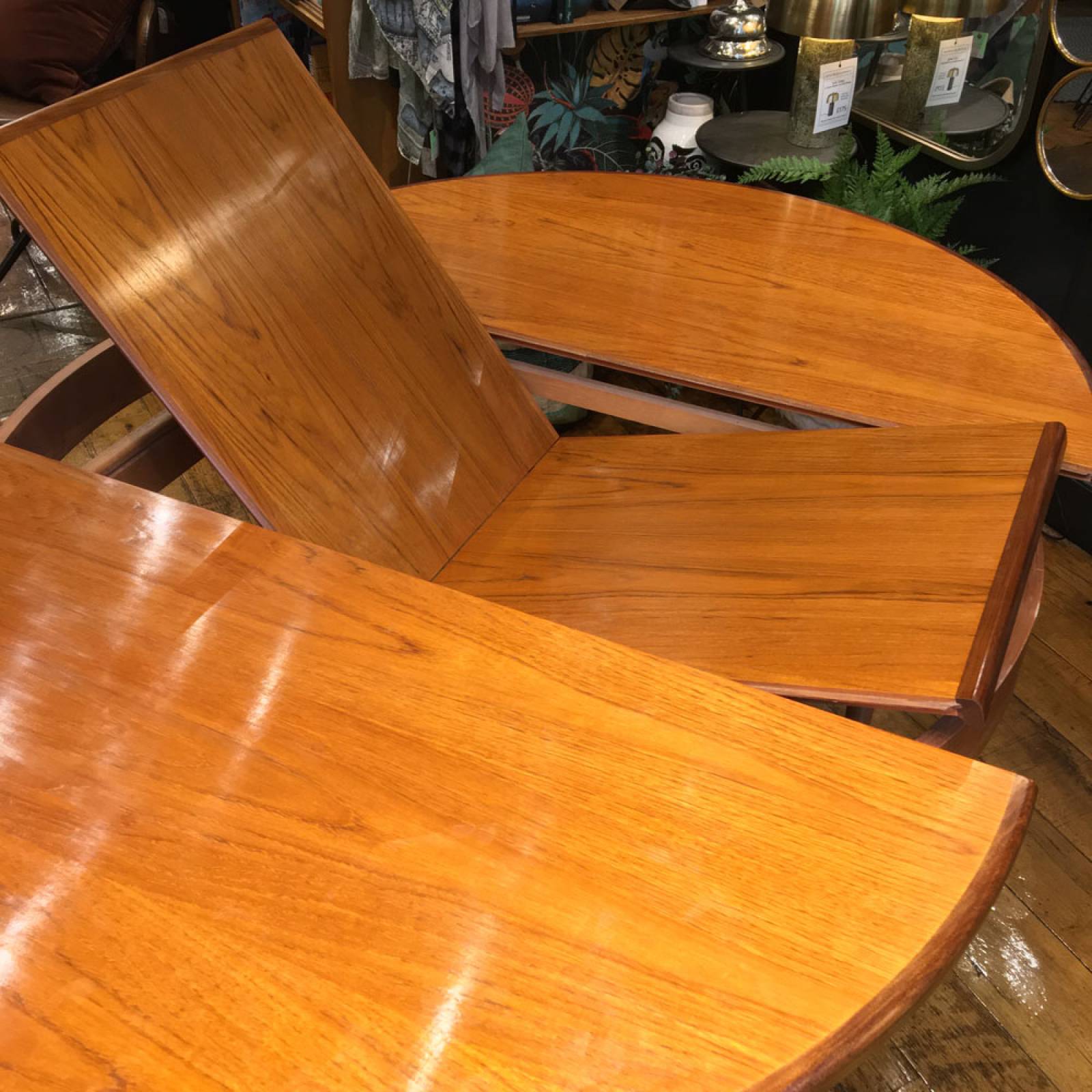 1960s G Plan Fresco Model 4385 Circular Extending Dining Table thumbnails