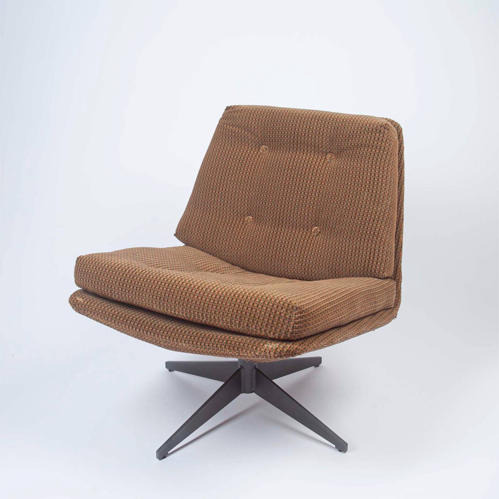Giro Swivel Chair In Chamotte