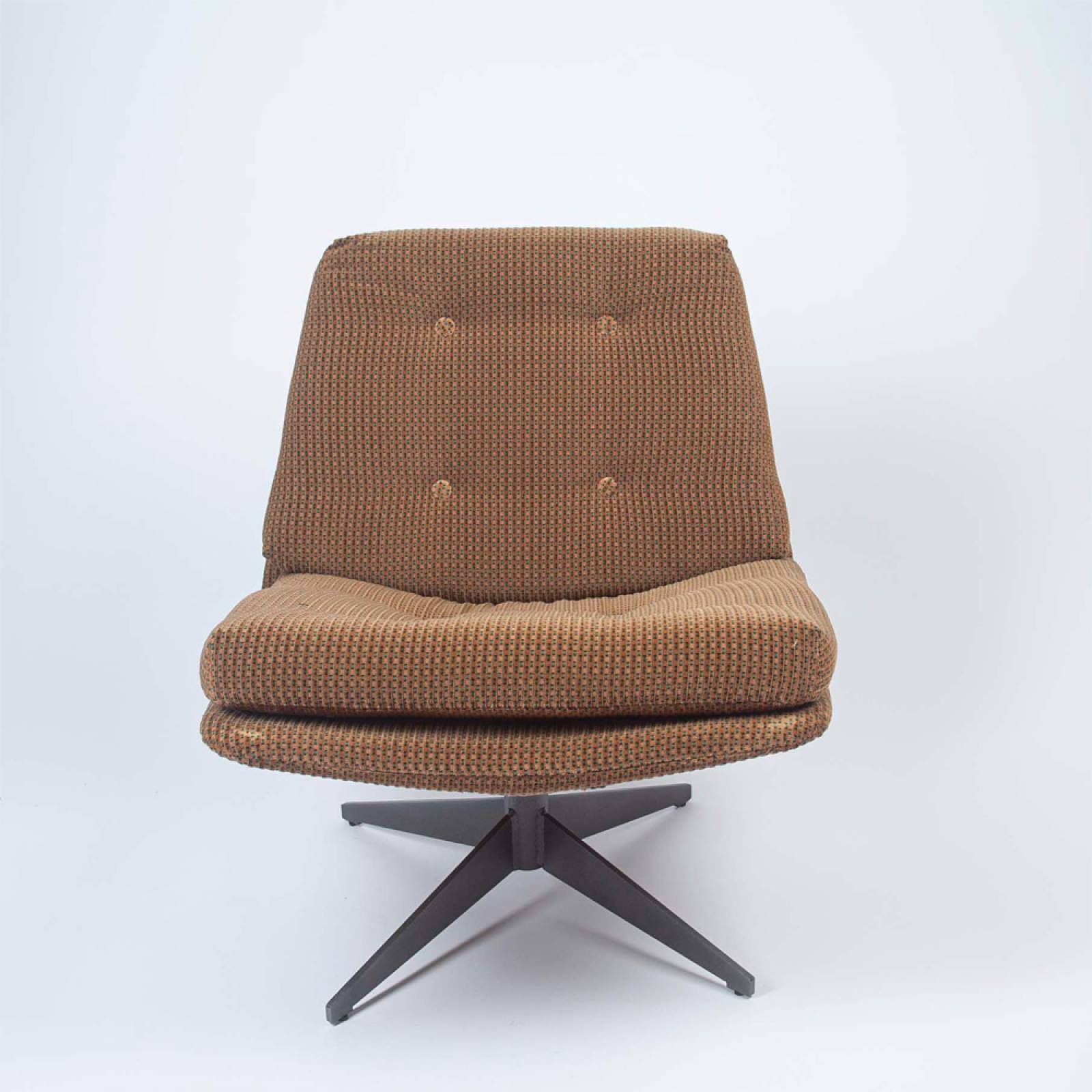 Giro Swivel Chair In Chamotte thumbnails