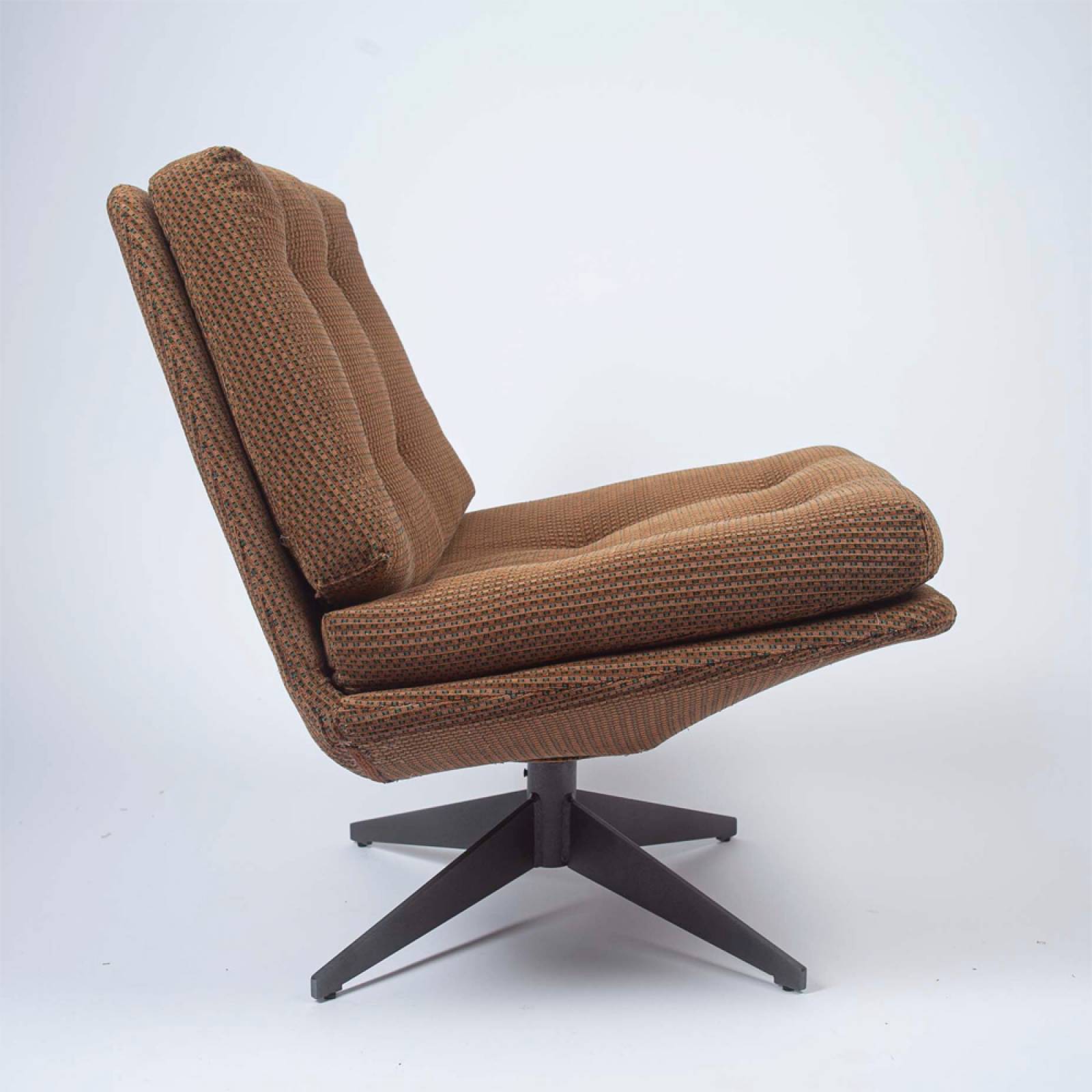 Giro Swivel Chair In Chamotte thumbnails