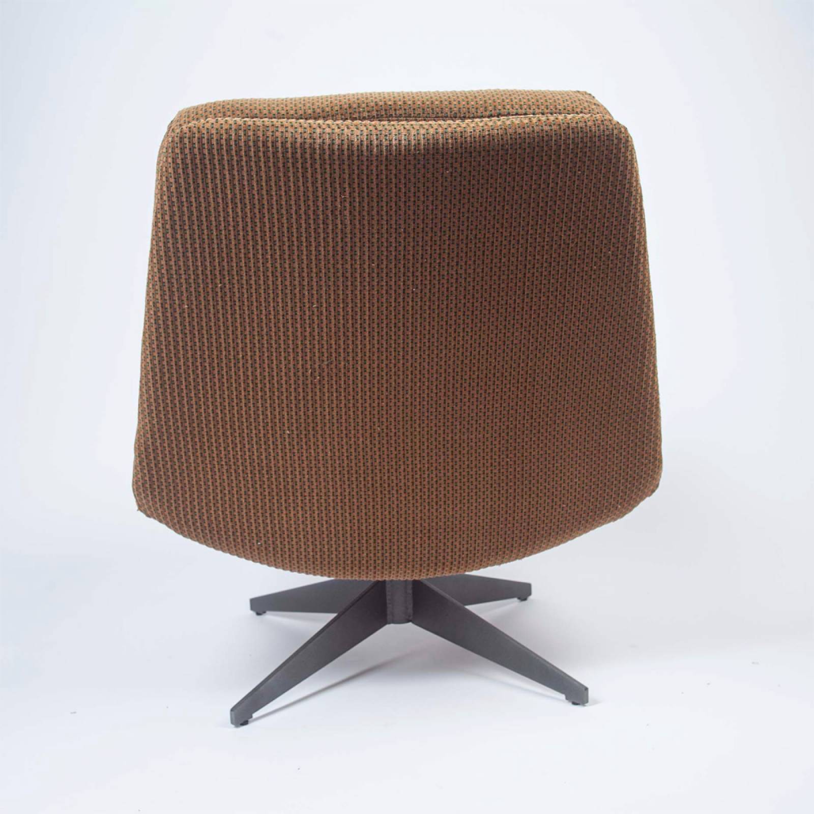 Giro Swivel Chair In Chamotte thumbnails