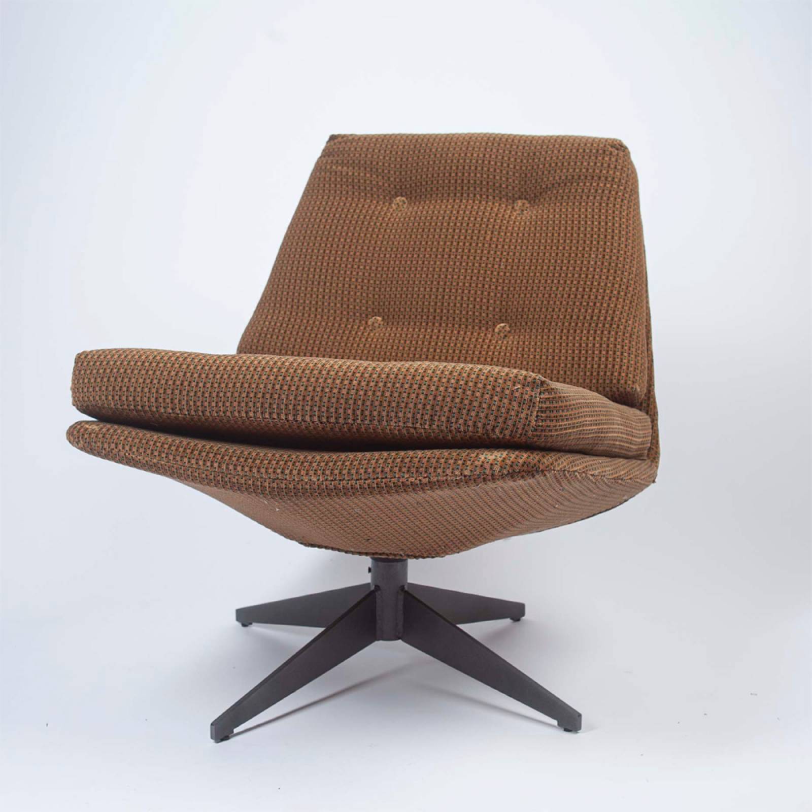 Giro Swivel Chair In Chamotte thumbnails