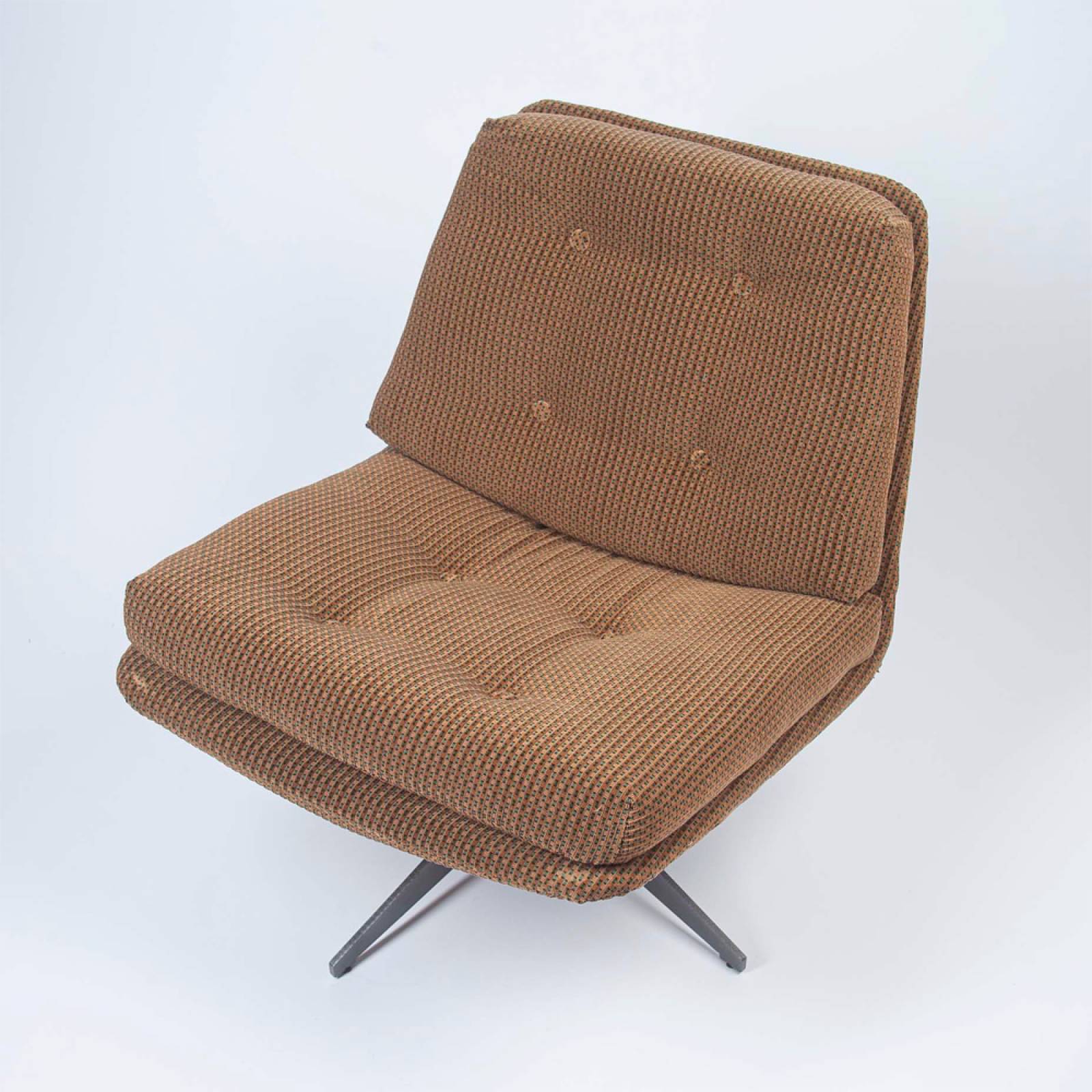 Giro Swivel Chair In Chamotte thumbnails
