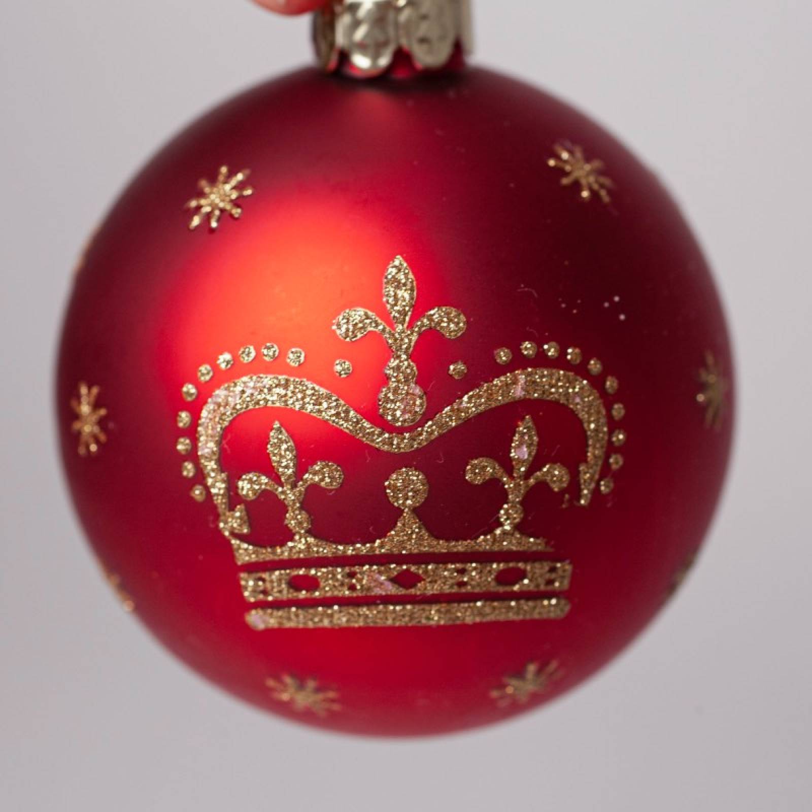 Glass King Charles Bauble Hanging Christmas Decoration In Red thumbnails