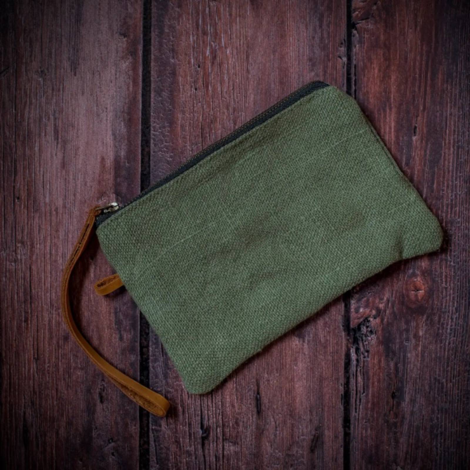 Jute Pouch With Zip In Soft Green