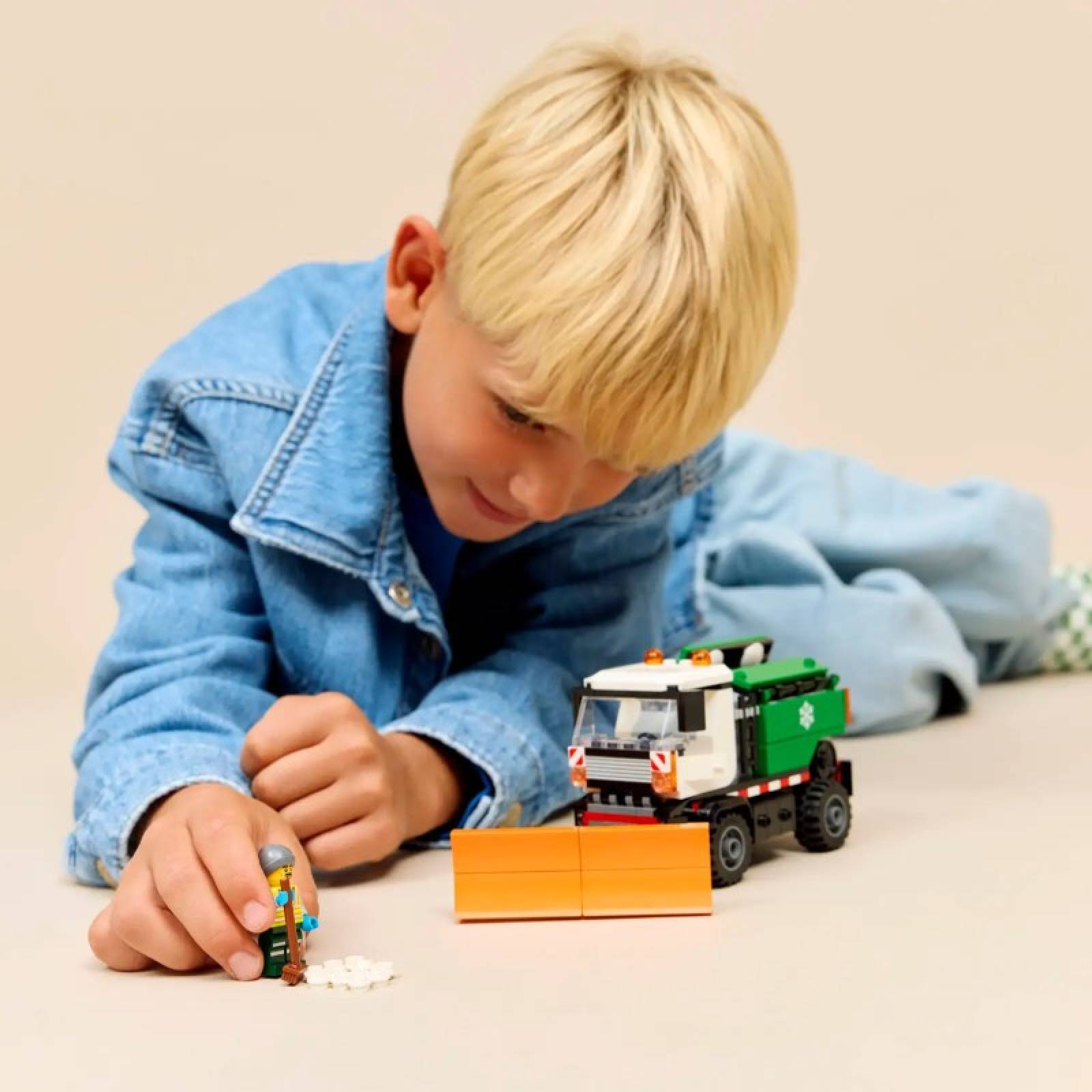 LEGO City Snowplow 60490 6+ thumbnails
