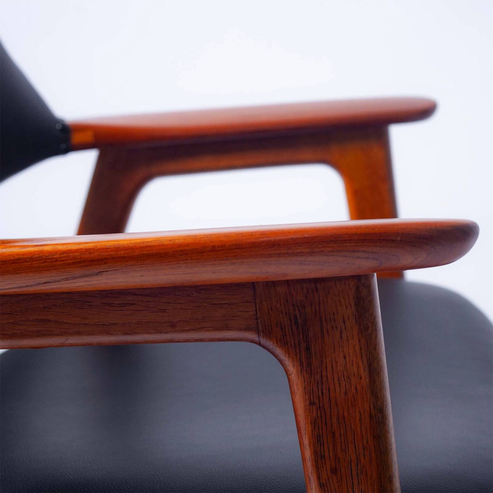 Mid Century Danish Oak Desk Chair By Erik Kirkegaard thumbnails