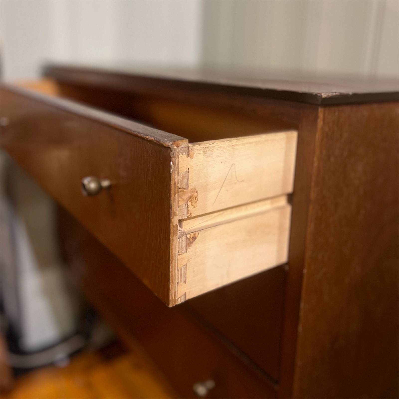 Mid-Century Small Oak Chest Of Drawers thumbnails
