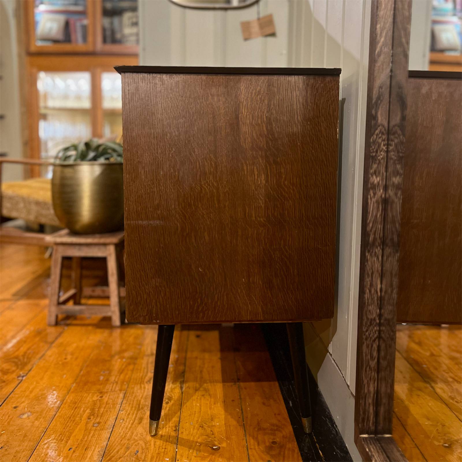 Mid-Century Small Oak Chest Of Drawers thumbnails