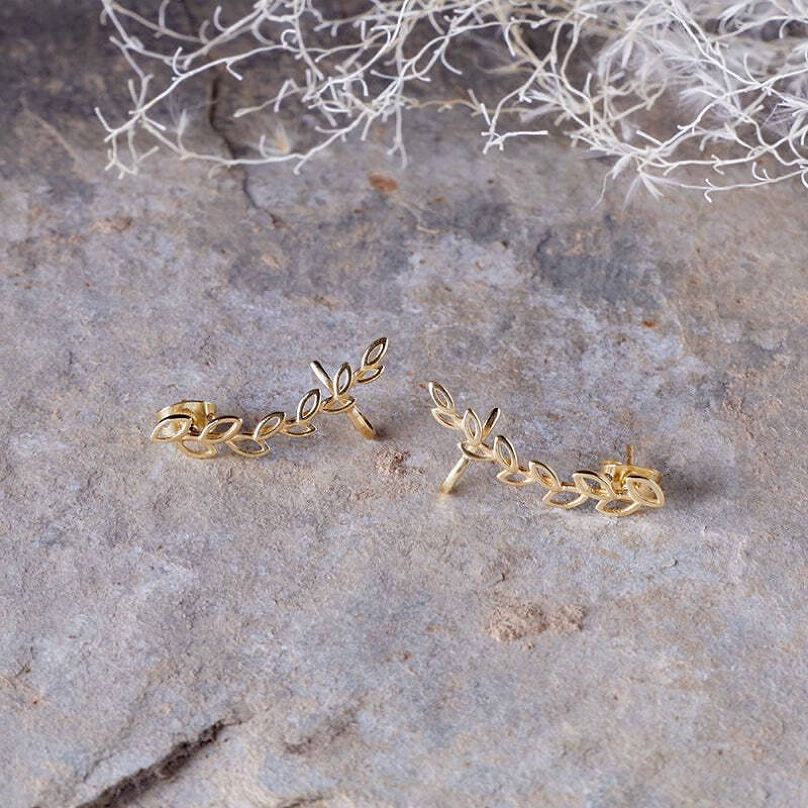 Pritee Ear Climber Stud Earrings In Gold