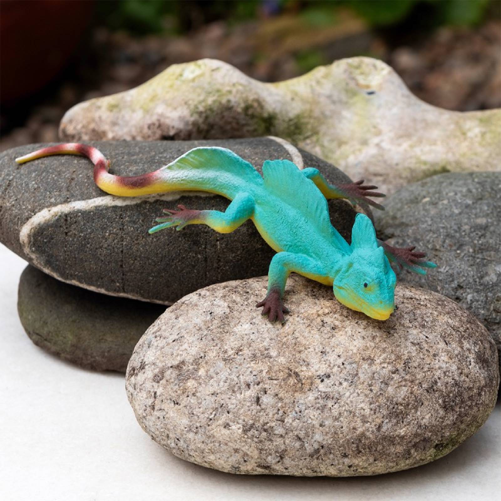 Realistic Double Crown Lizard Toy 3+ thumbnails