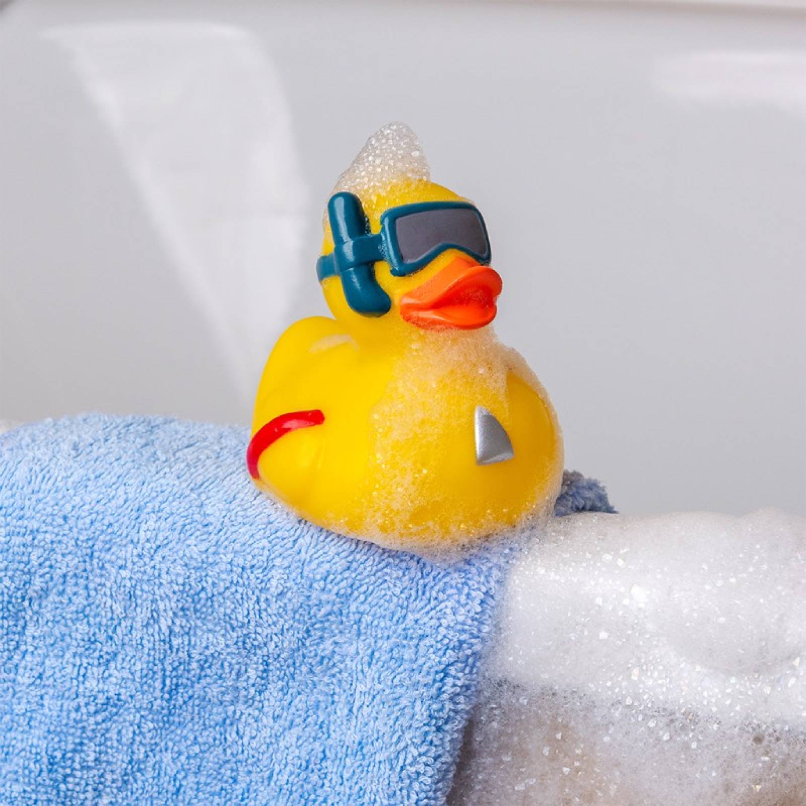 Rubber Duck With Snorkel Bath Toy 3m+ thumbnails