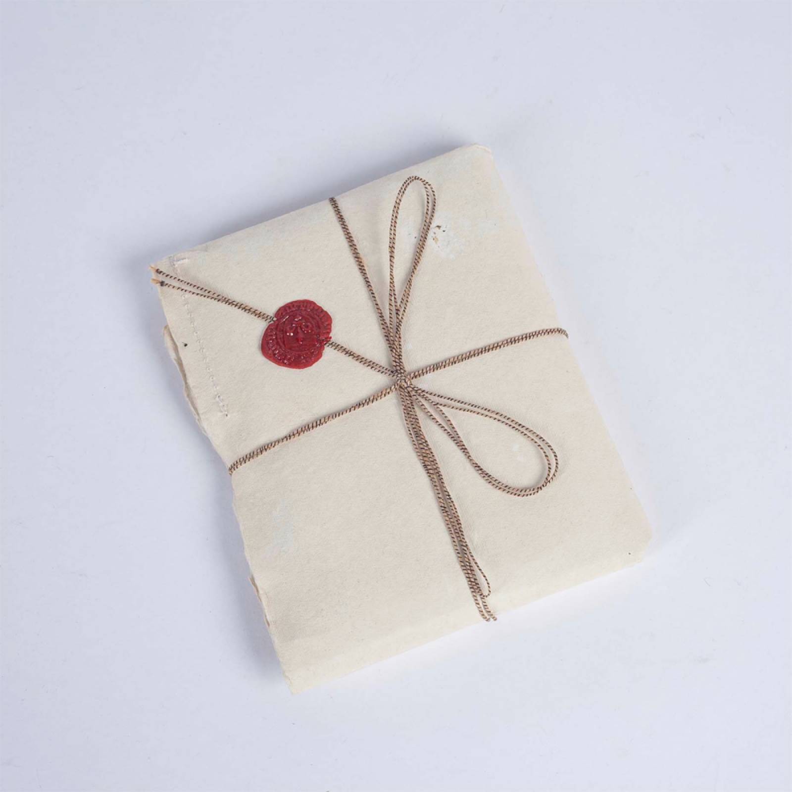 Set Of 12 Notecards & Envelopes With Wax Seal In White