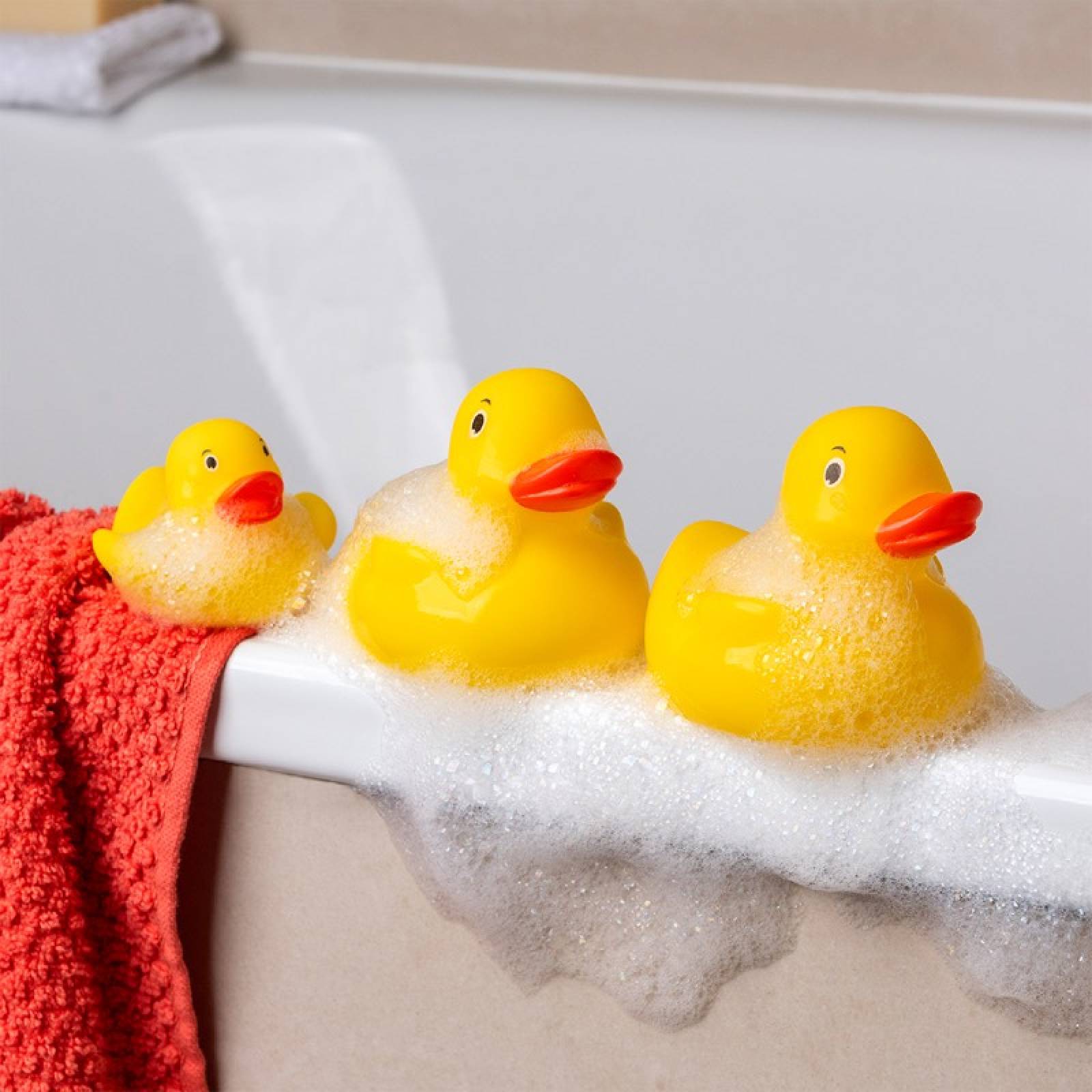 Set Of 3 Yellow Rubber Ducks Bath Toy 3m+ thumbnails