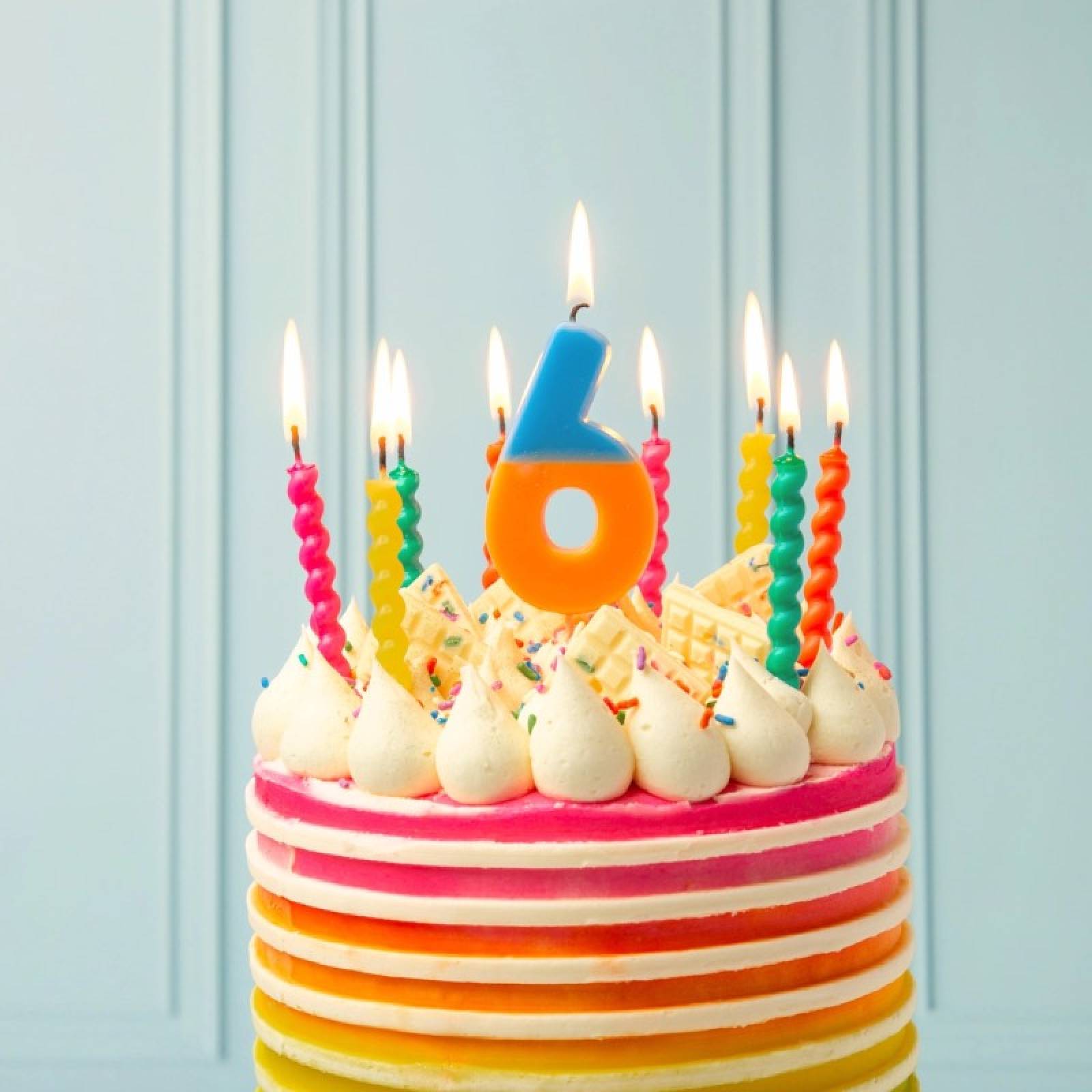 Set Of 8 Birthday Brights Twirl Candles thumbnails