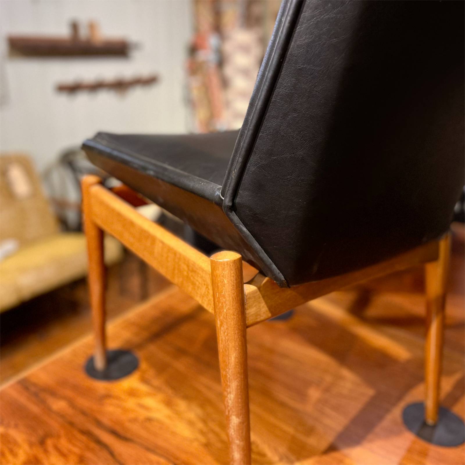 1960s Set Of 8 Hamilton Dining Chairs By Archie Shine thumbnails
