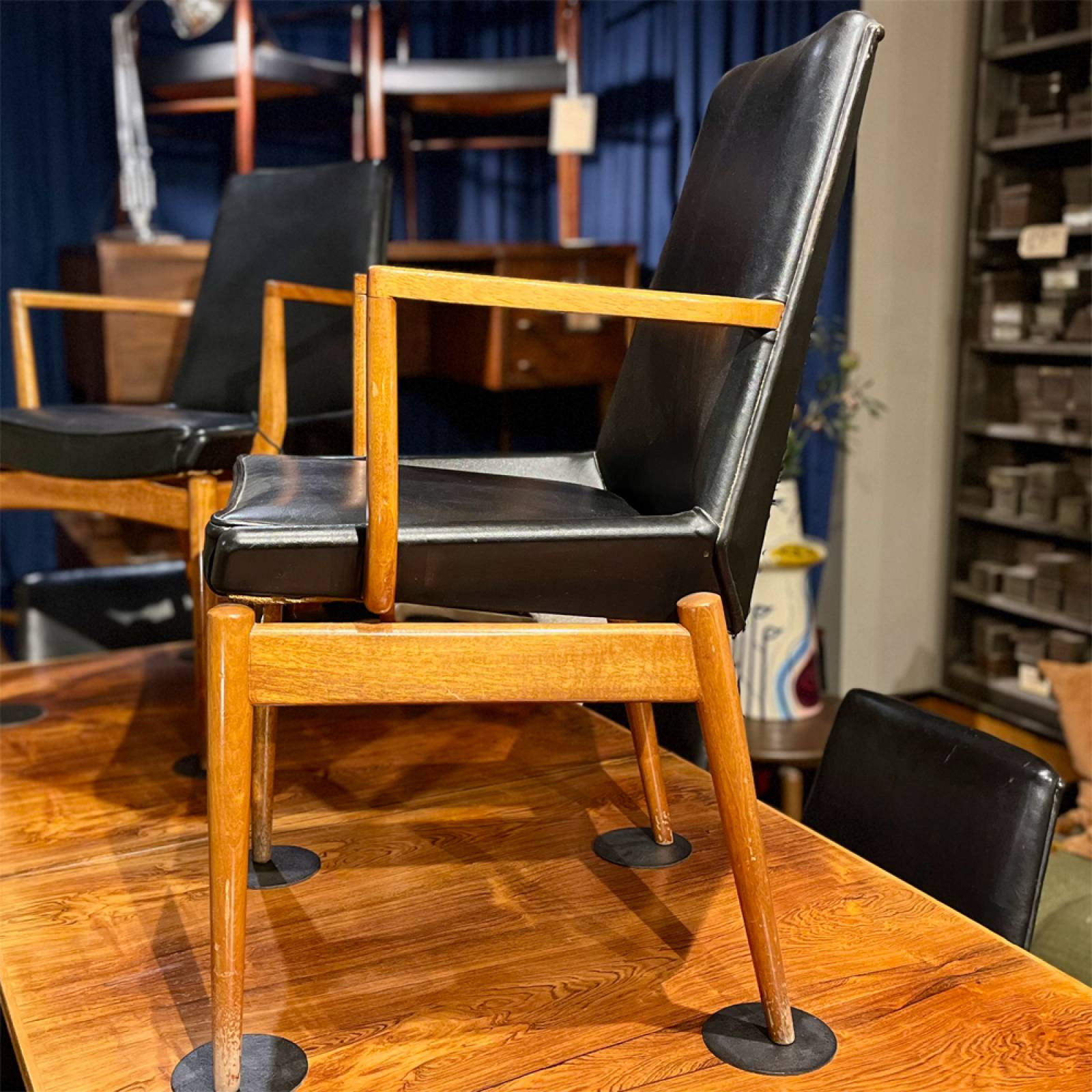 1960s Set Of 8 Hamilton Dining Chairs By Archie Shine thumbnails