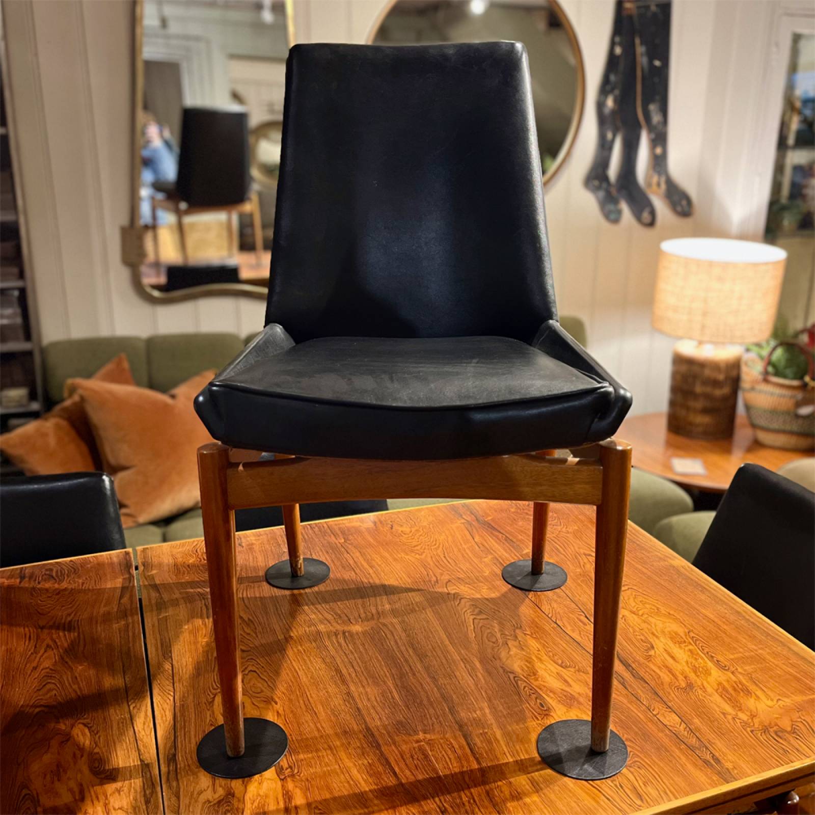 1960s Set Of 8 Hamilton Dining Chairs By Archie Shine thumbnails